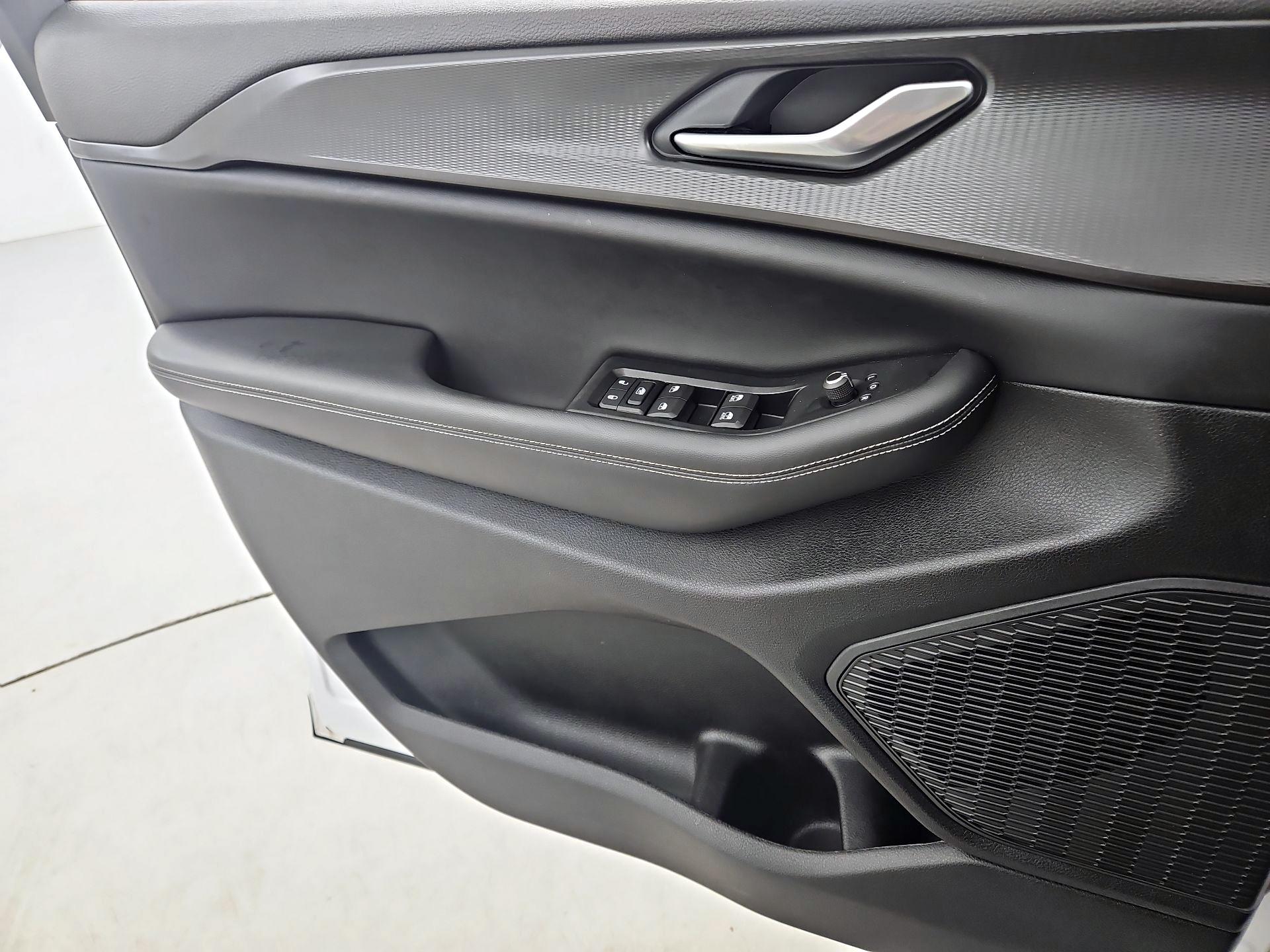 Thumbnail: 2023 Jeep Grand Cherokee - 12