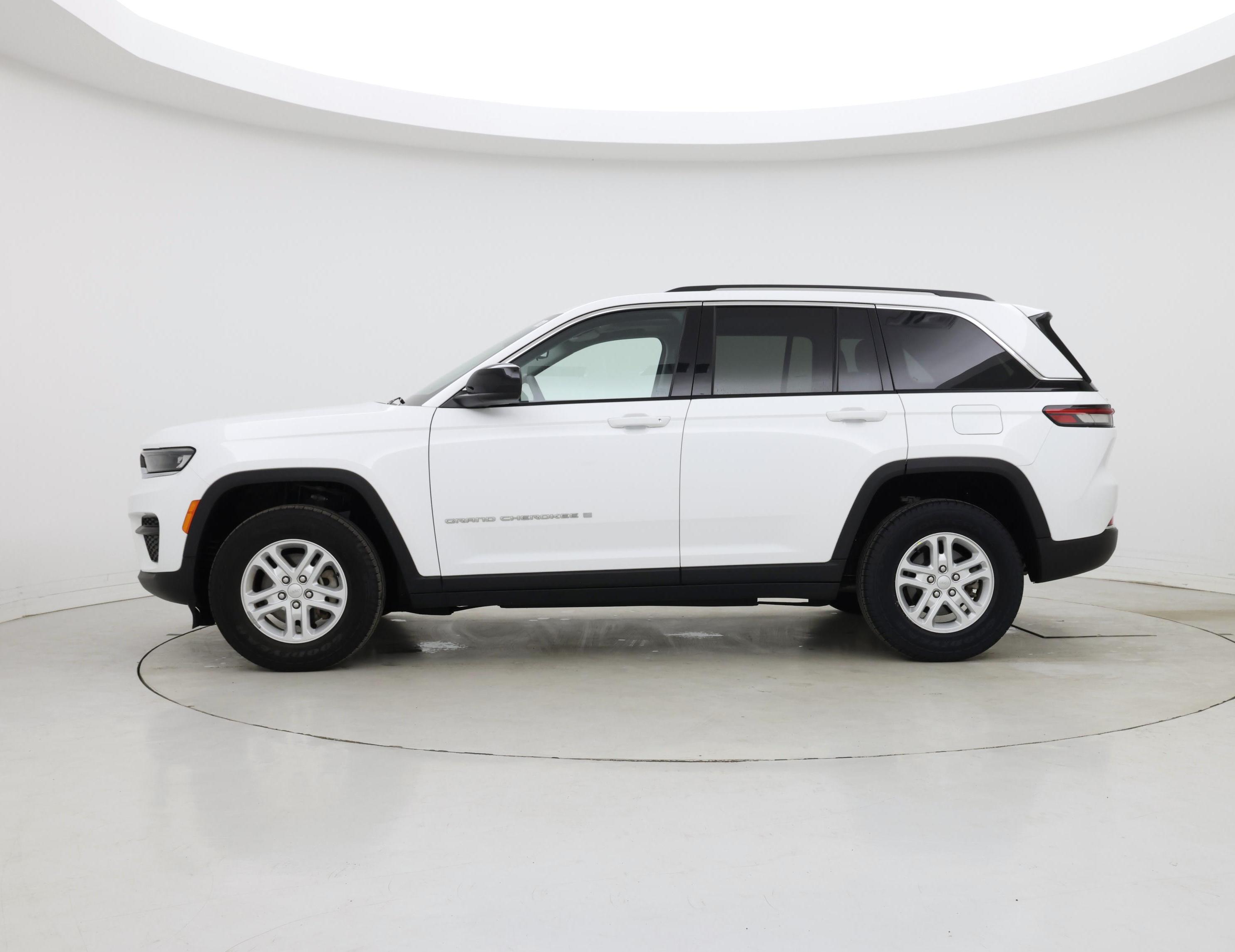 Thumbnail: 2023 Jeep Grand Cherokee - 3