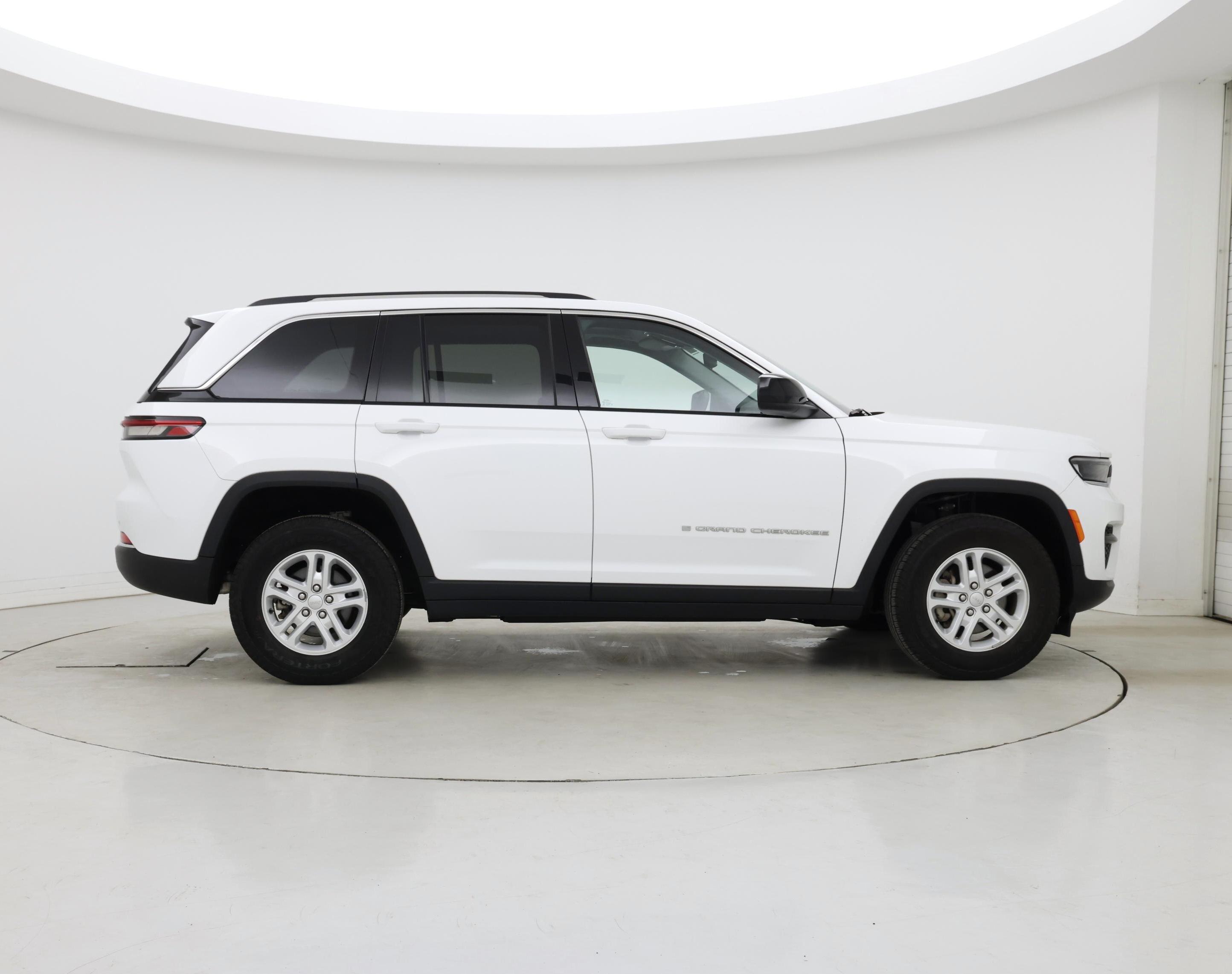 Thumbnail: 2023 Jeep Grand Cherokee - 7