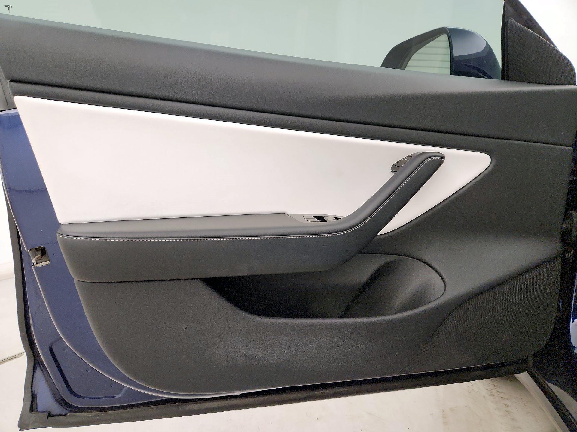 Thumbnail: 2018 Tesla Model 3 - 12