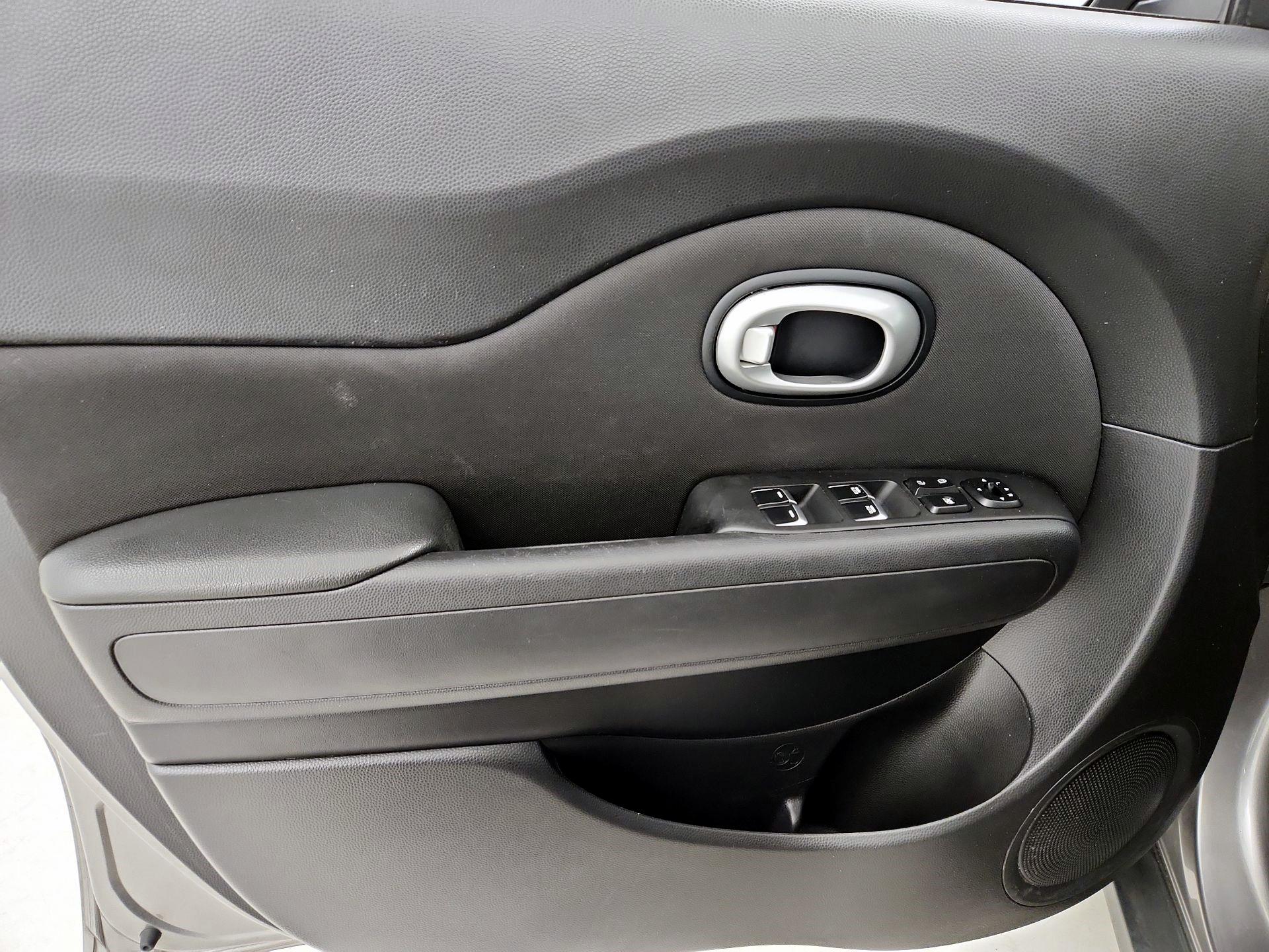 Thumbnail: 2017 Kia Soul - 12