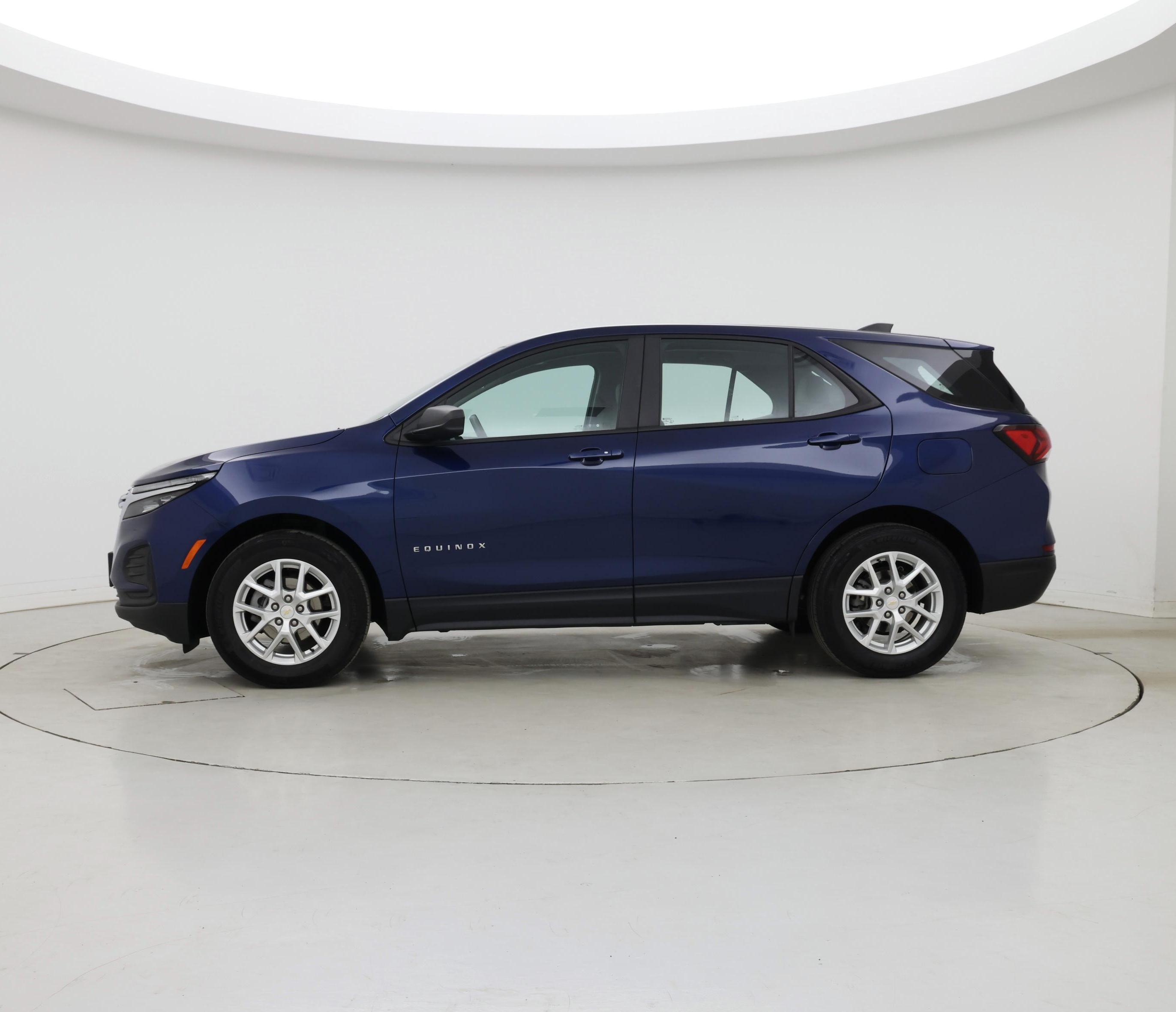 Thumbnail: 2022 Chevrolet Equinox - 3