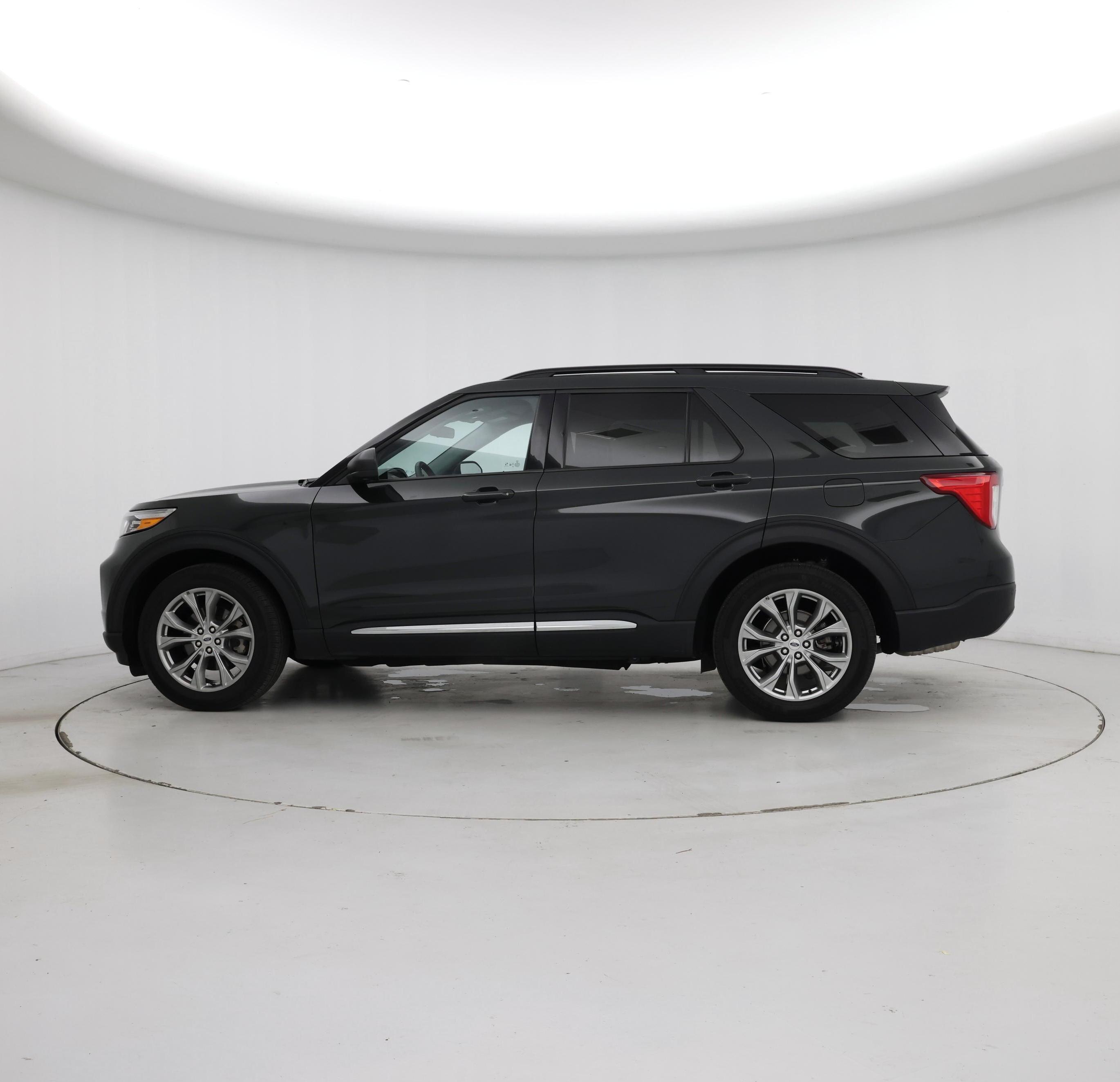 Thumbnail: 2022 Ford Explorer - 3