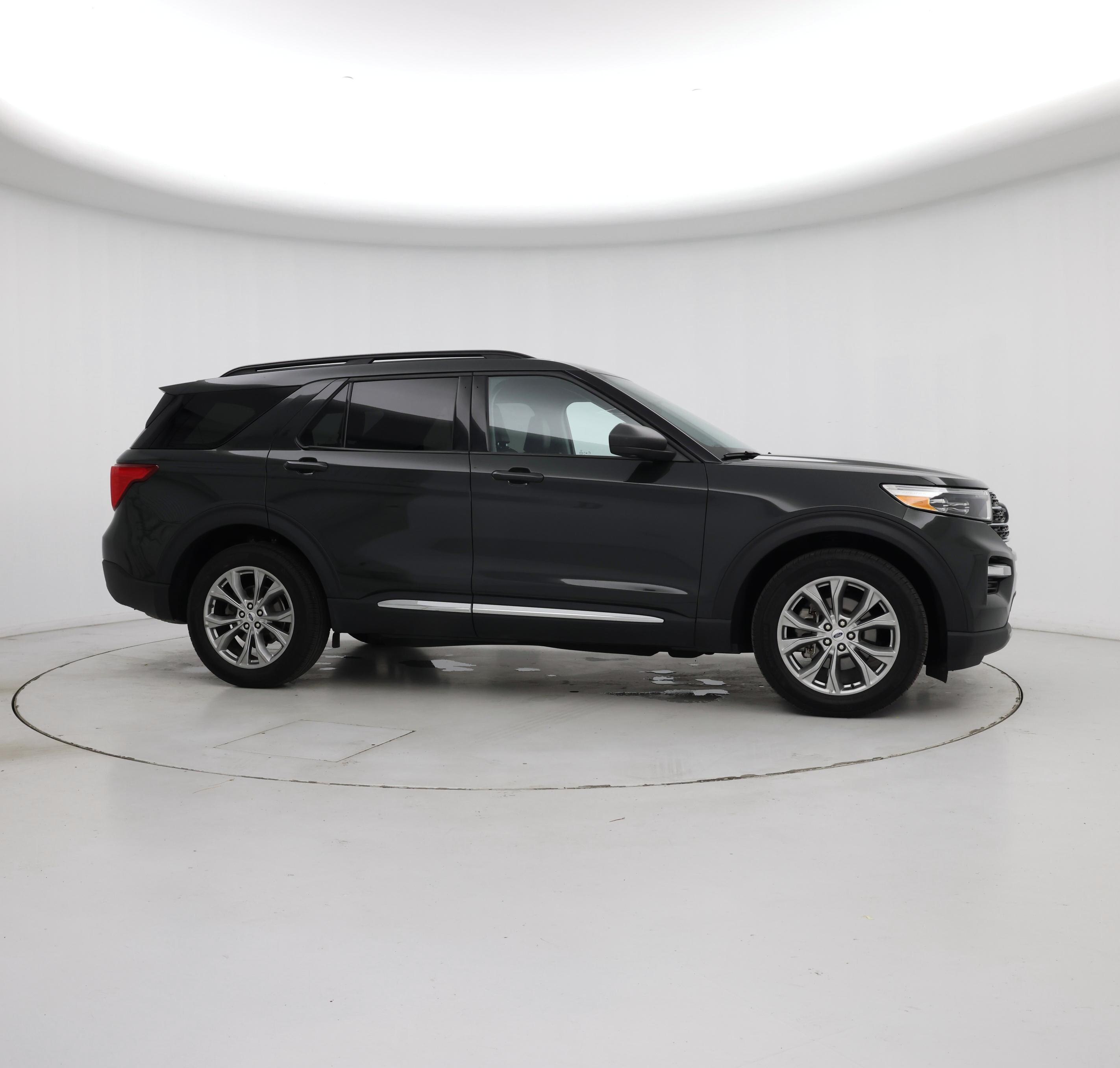 Thumbnail: 2022 Ford Explorer - 7