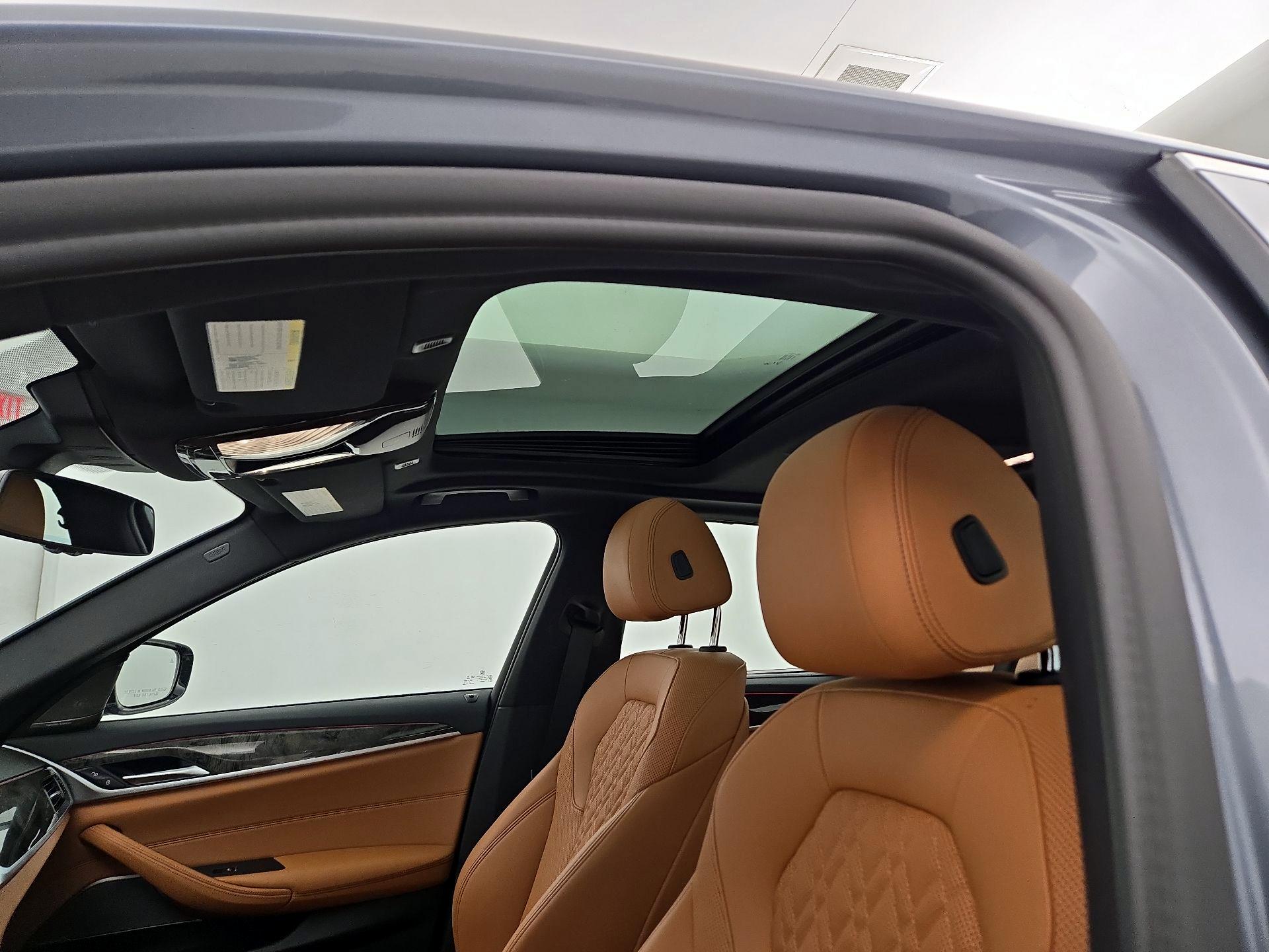 Thumbnail: 2022 BMW 5 Series - 20
