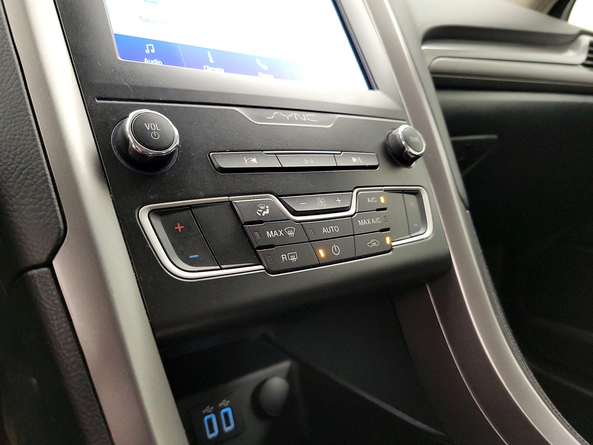 Thumbnail: 2020 Ford Fusion - 16