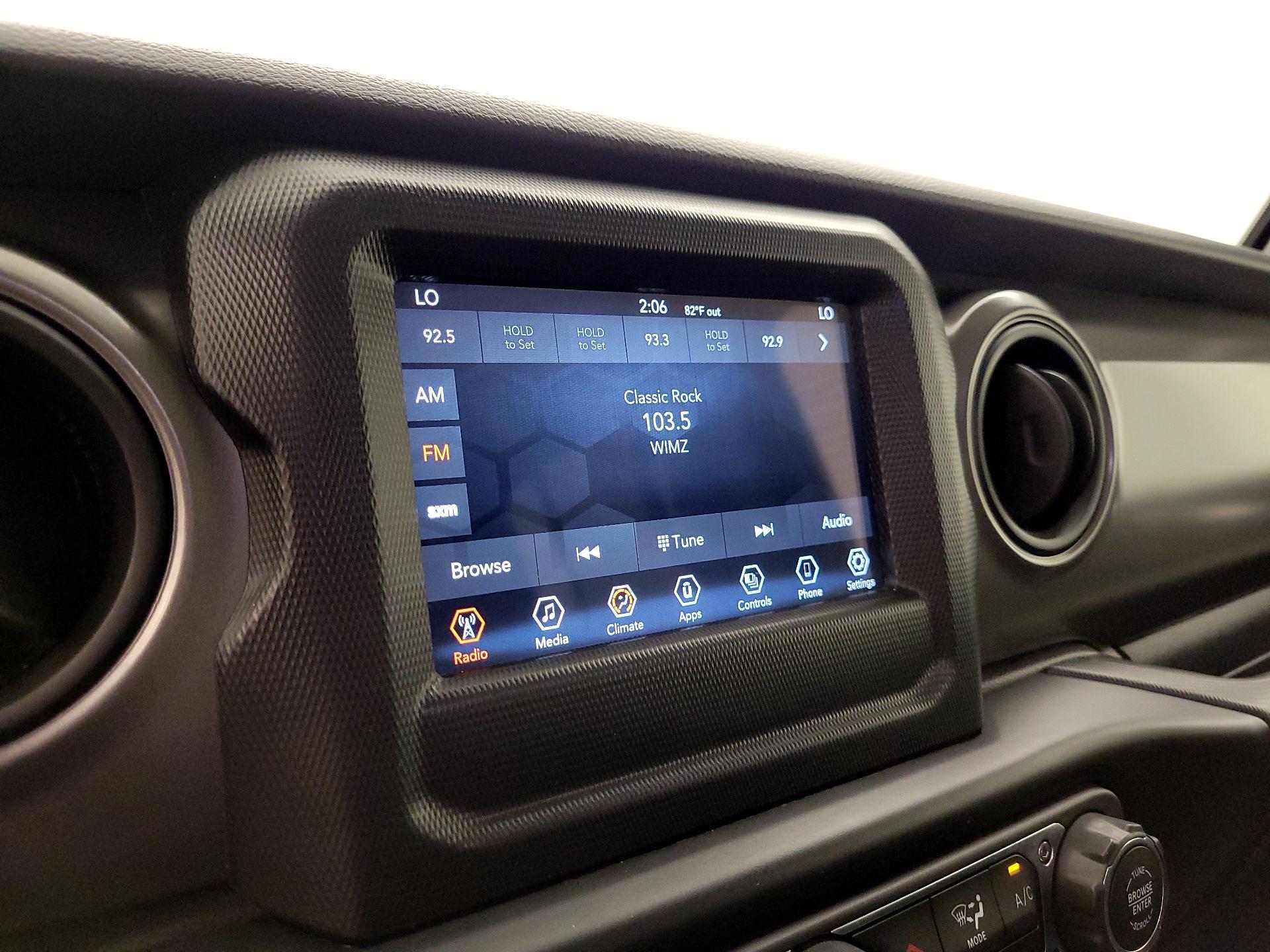 Thumbnail: 2022 Jeep Wrangler - 15