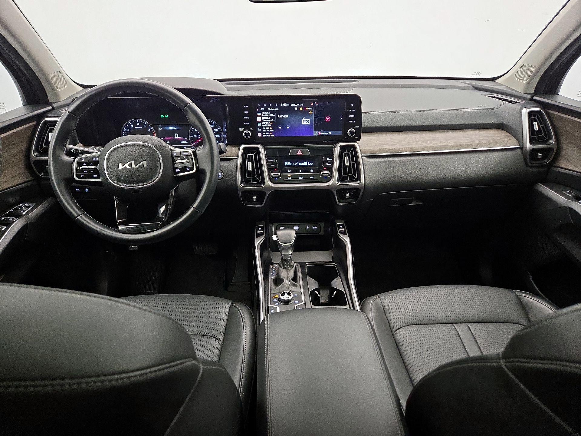 Thumbnail: 2023 Kia Sorento - 9