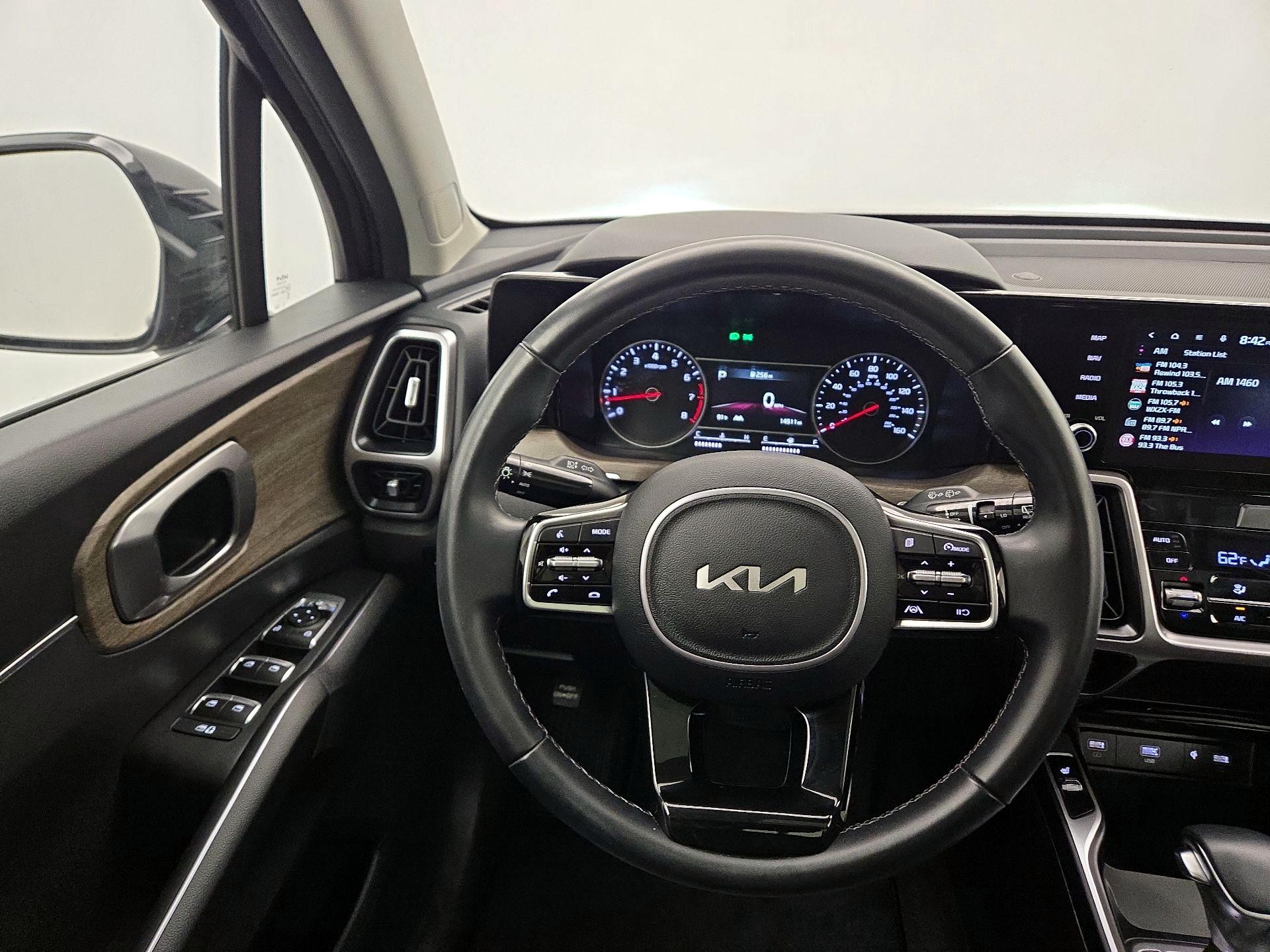 Thumbnail: 2023 Kia Sorento - 10