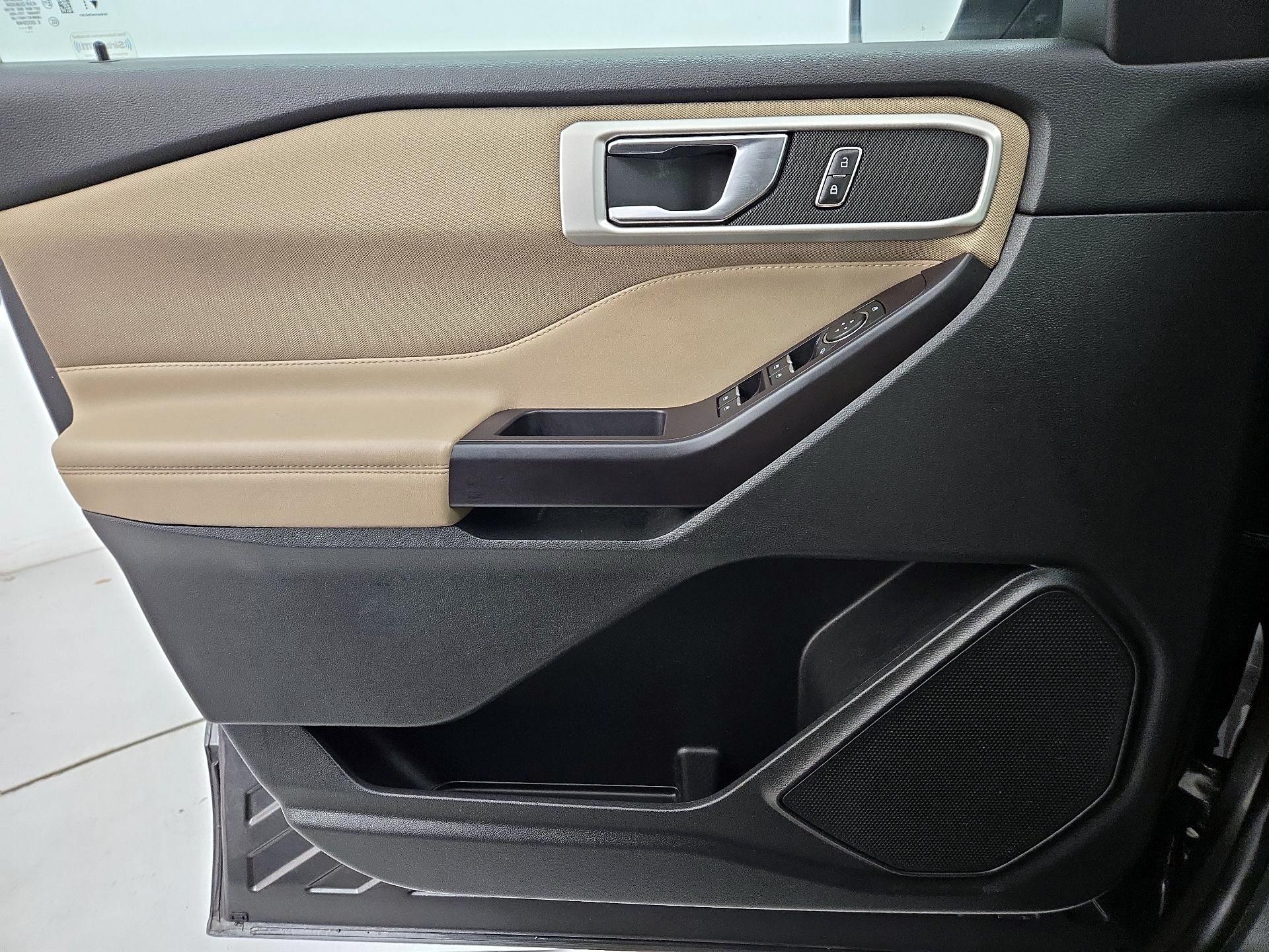 Thumbnail: 2020 Ford Explorer - 12