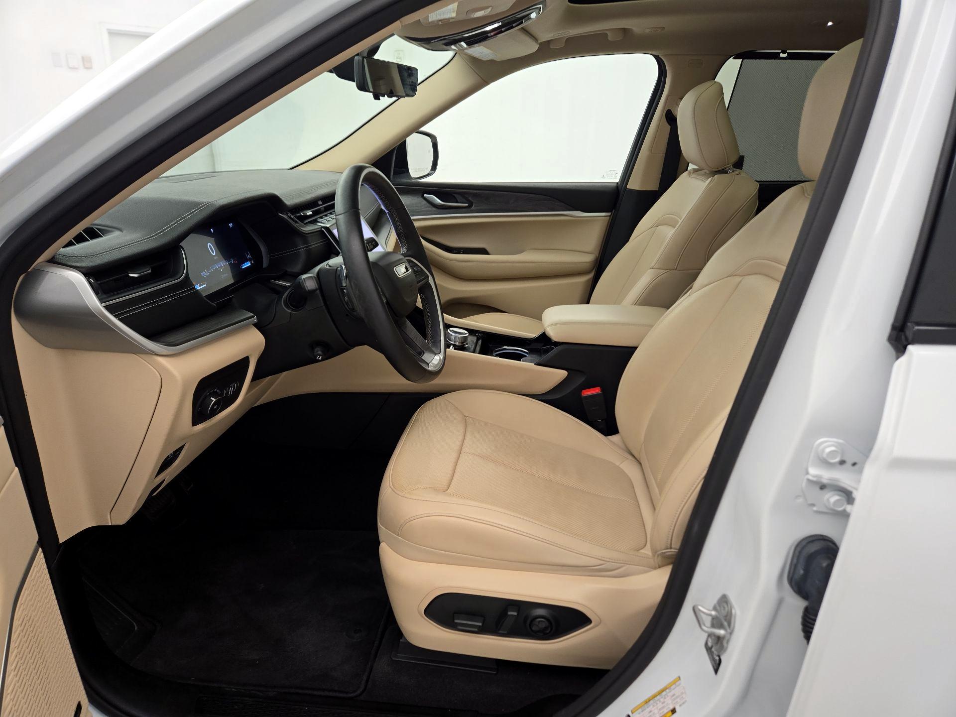 Thumbnail: 2021 Jeep Grand Cherokee L - 11