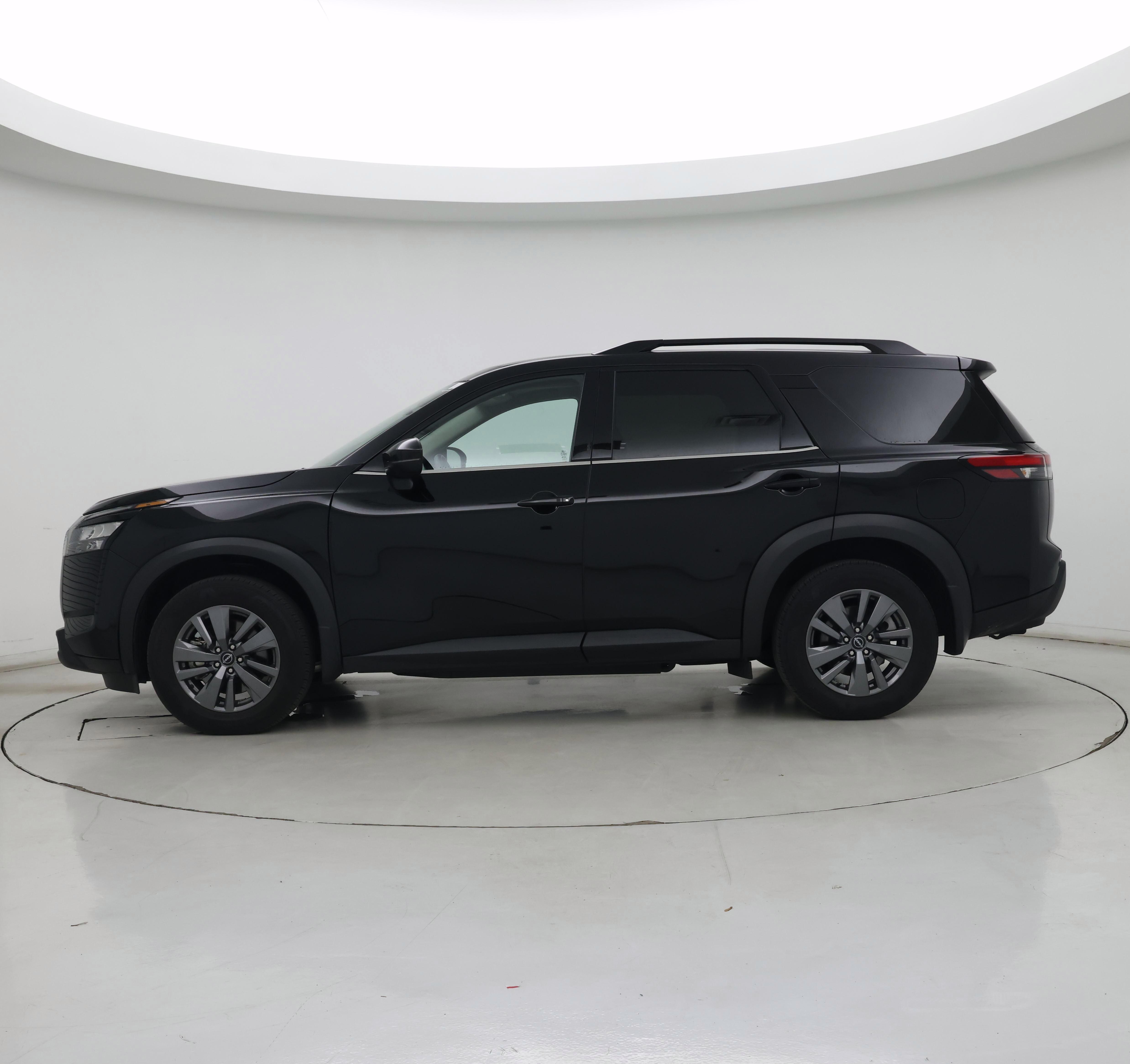 Thumbnail: 2024 Nissan Pathfinder - 3
