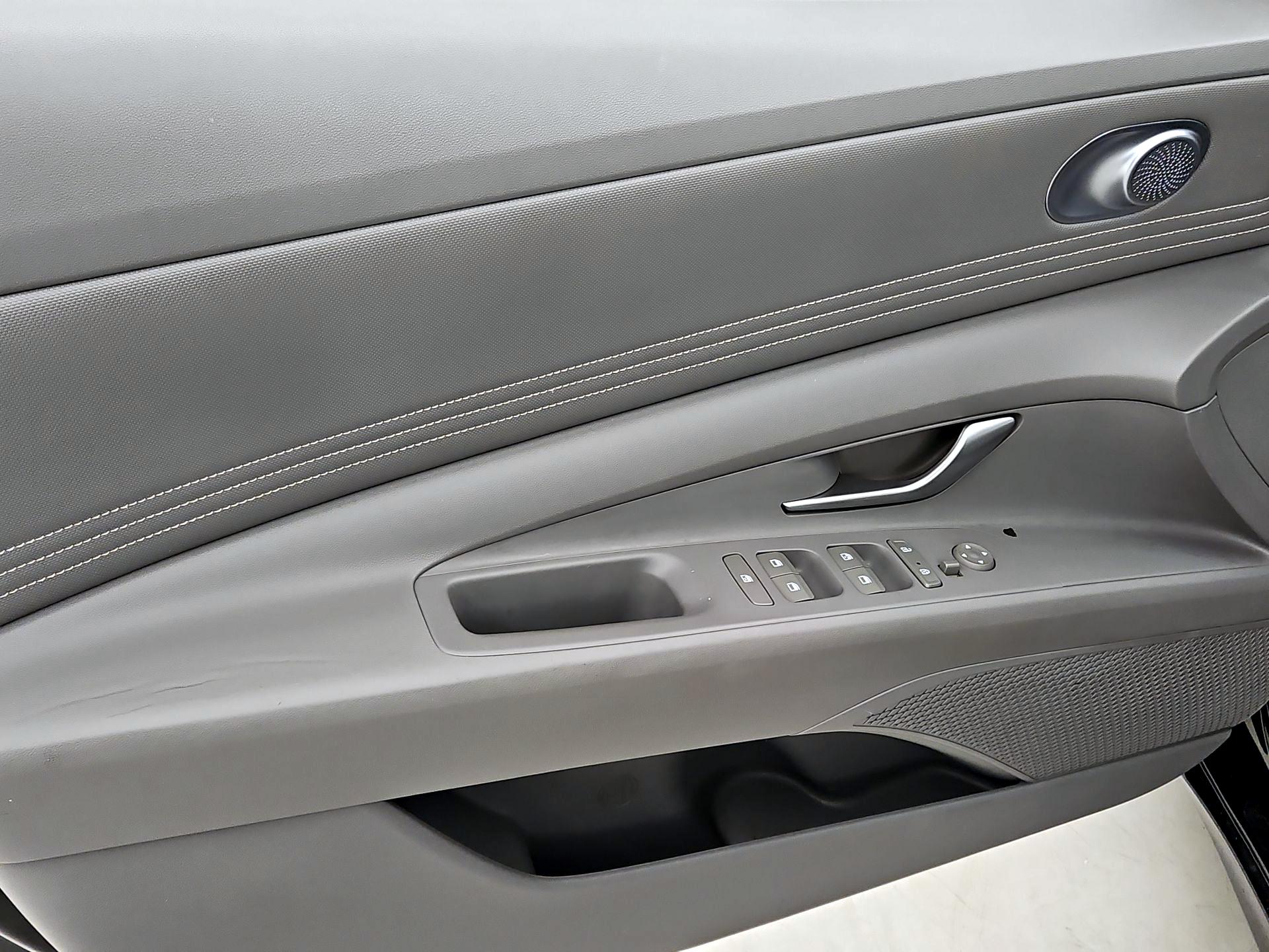 Thumbnail: 2021 Hyundai Elantra - 12