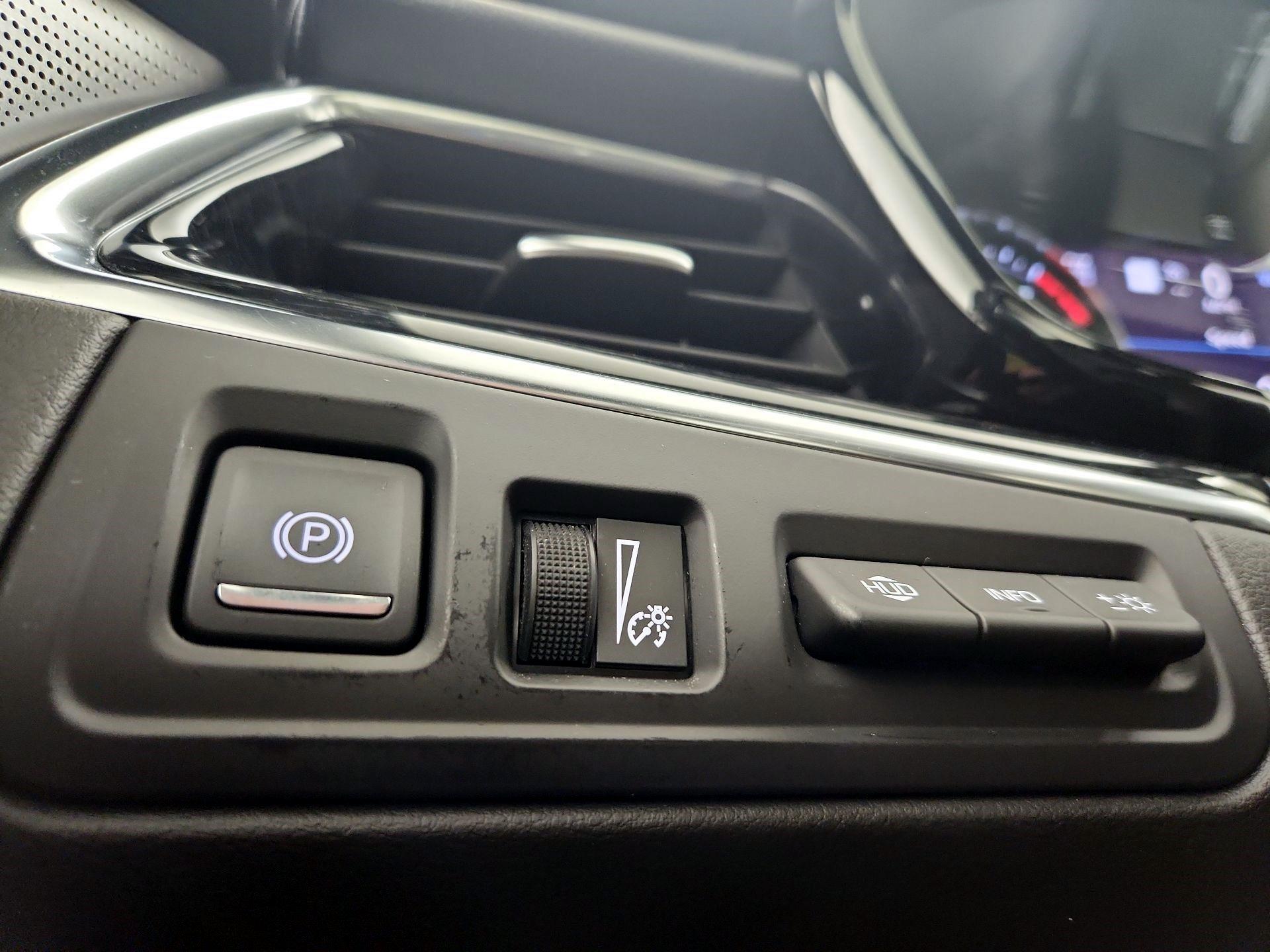 Thumbnail: 2021 Cadillac XT5 - 13