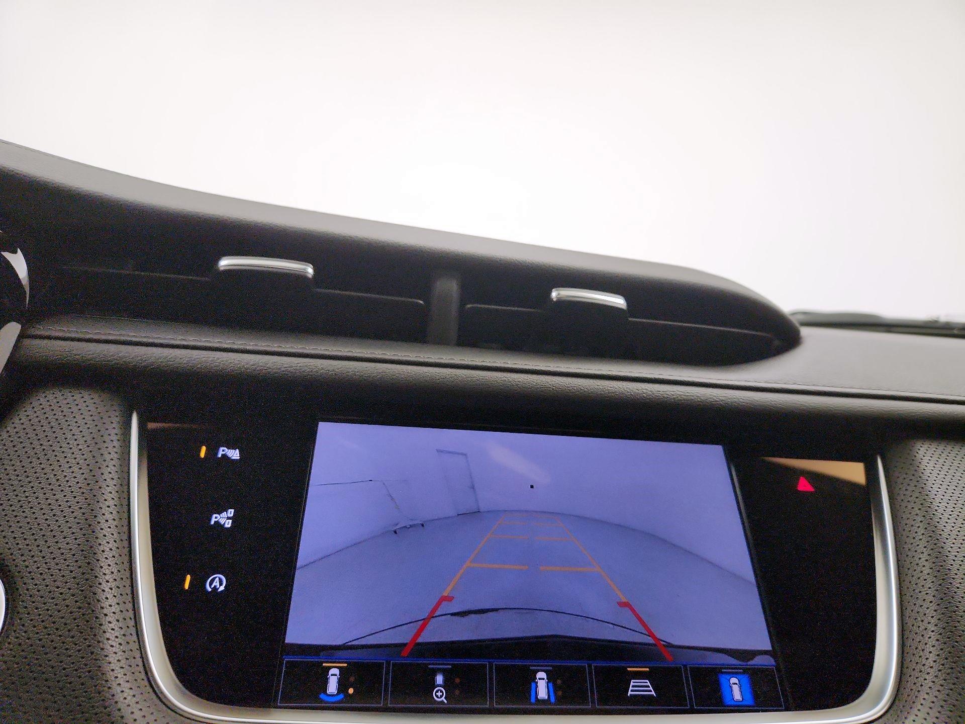 Thumbnail: 2021 Cadillac XT5 - 15