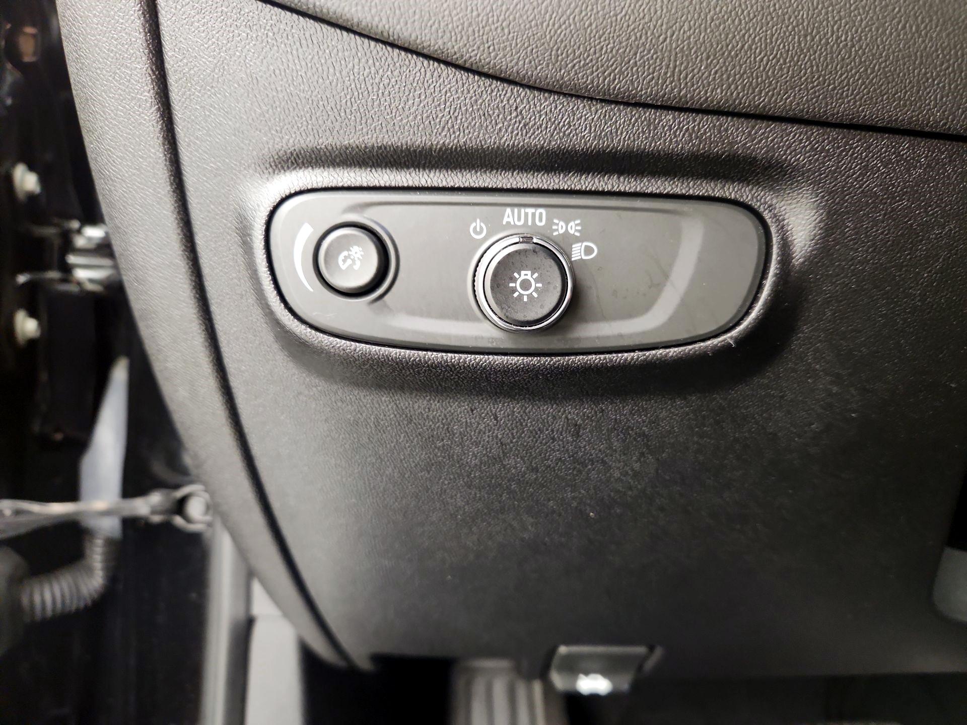Thumbnail: 2019 Chevrolet Equinox - 13