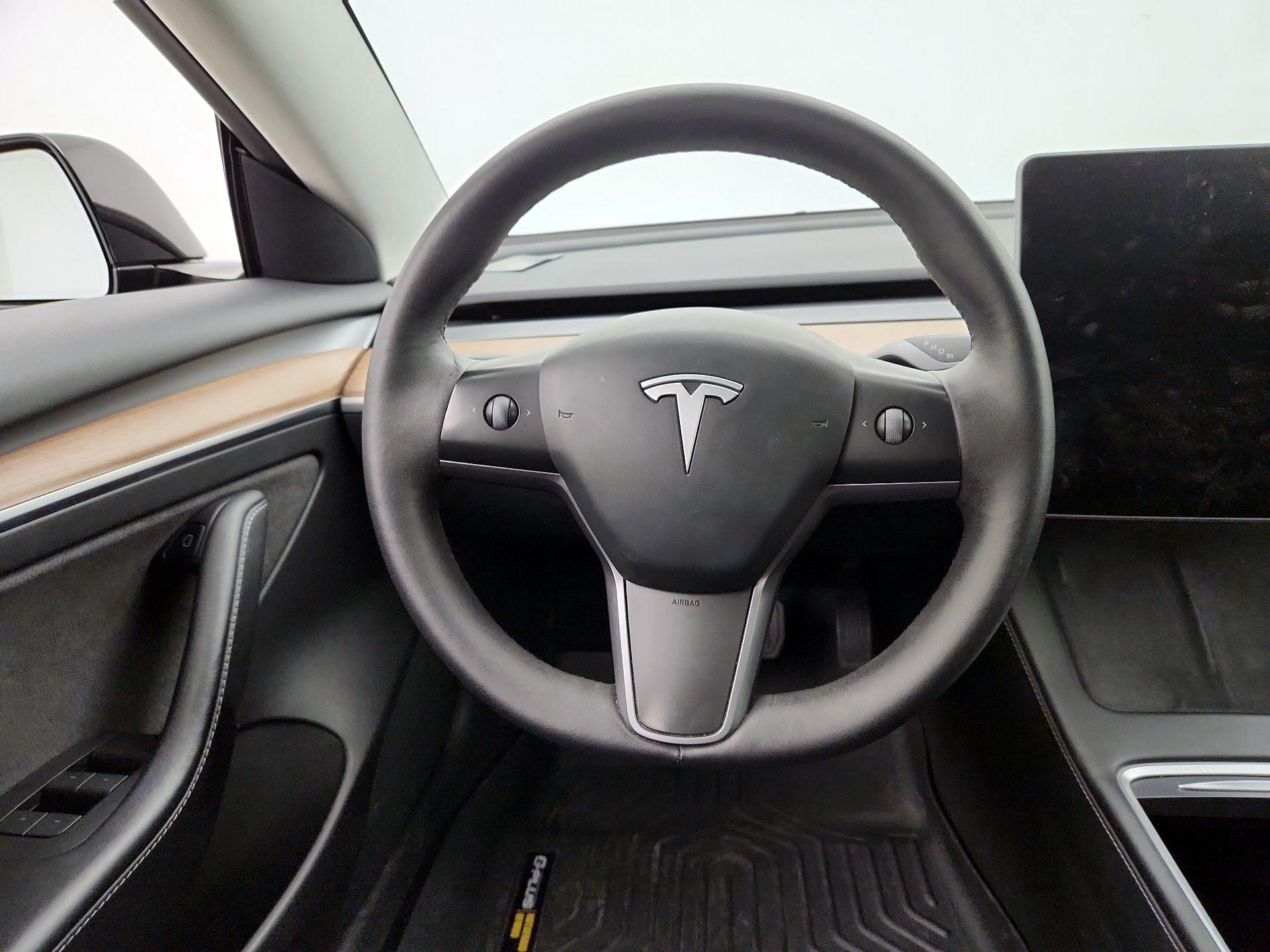 Thumbnail: 2023 Tesla Model 3 - 10