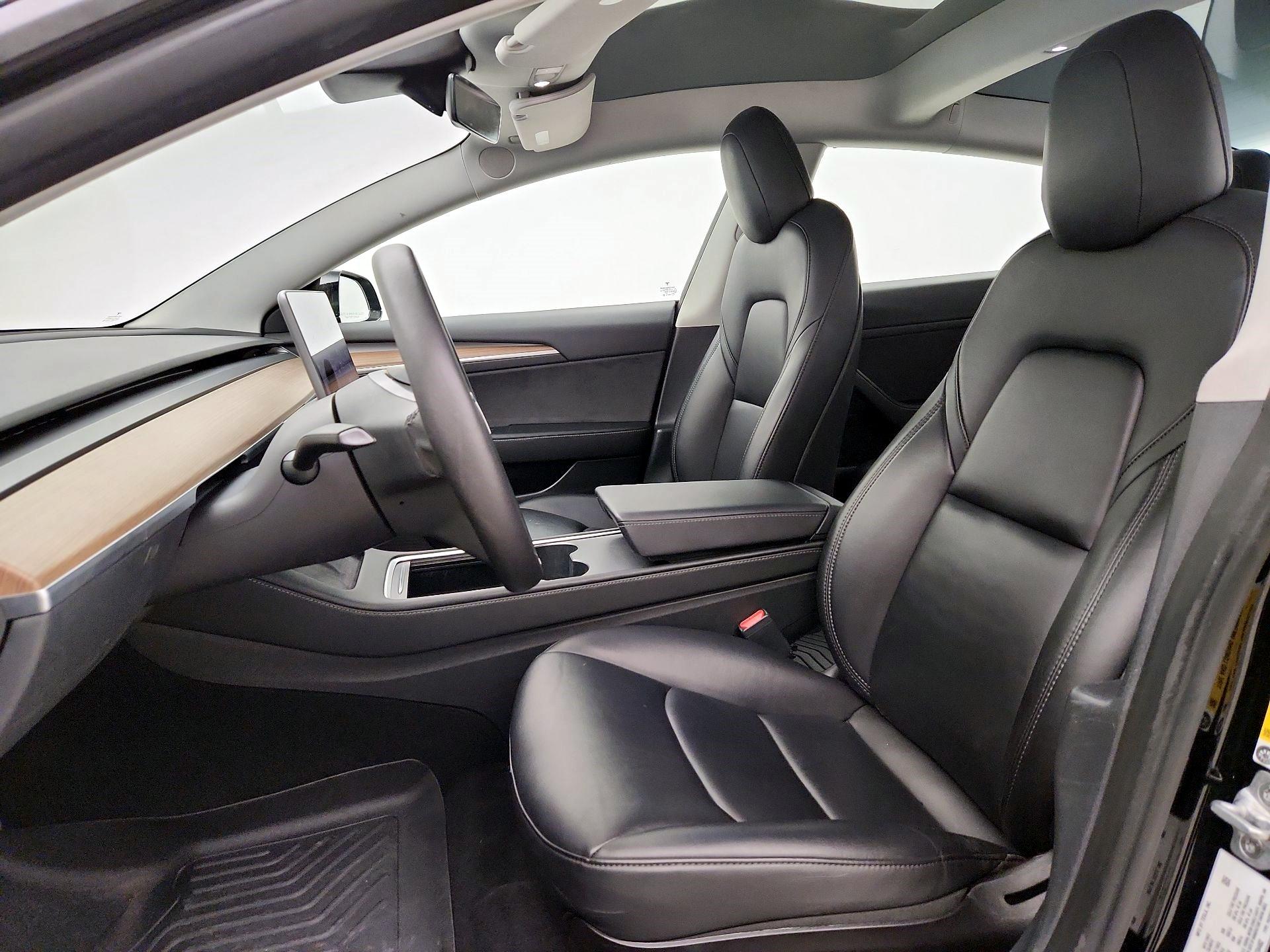 Thumbnail: 2023 Tesla Model 3 - 11