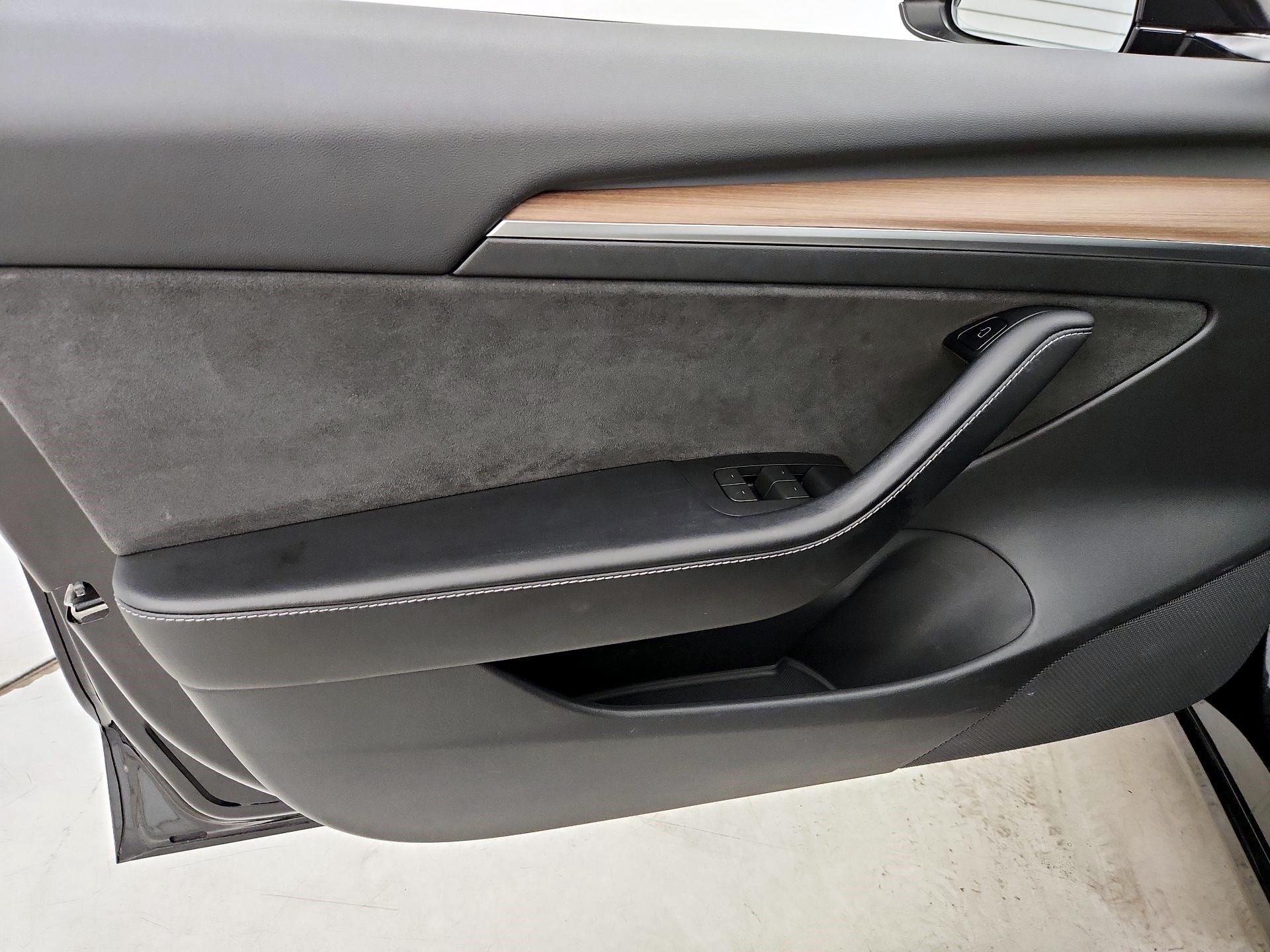 Thumbnail: 2023 Tesla Model 3 - 12