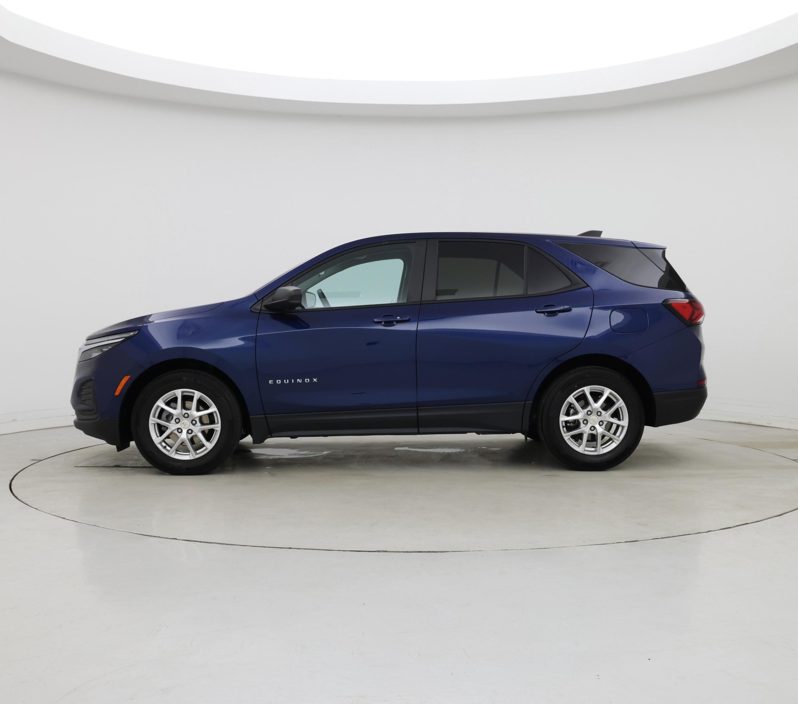 Thumbnail: 2022 Chevrolet Equinox - 3