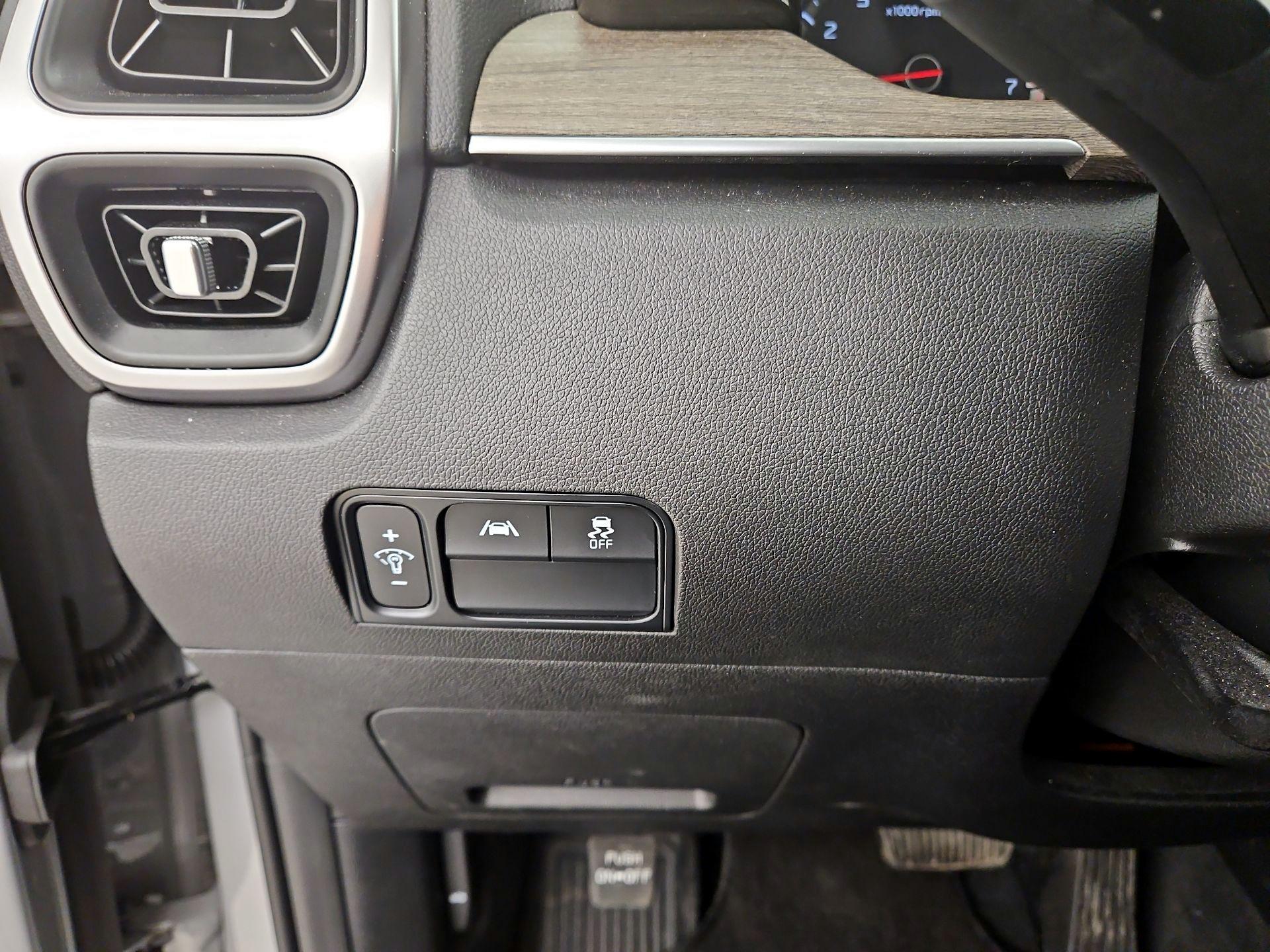 Thumbnail: 2022 Kia Sorento - 13