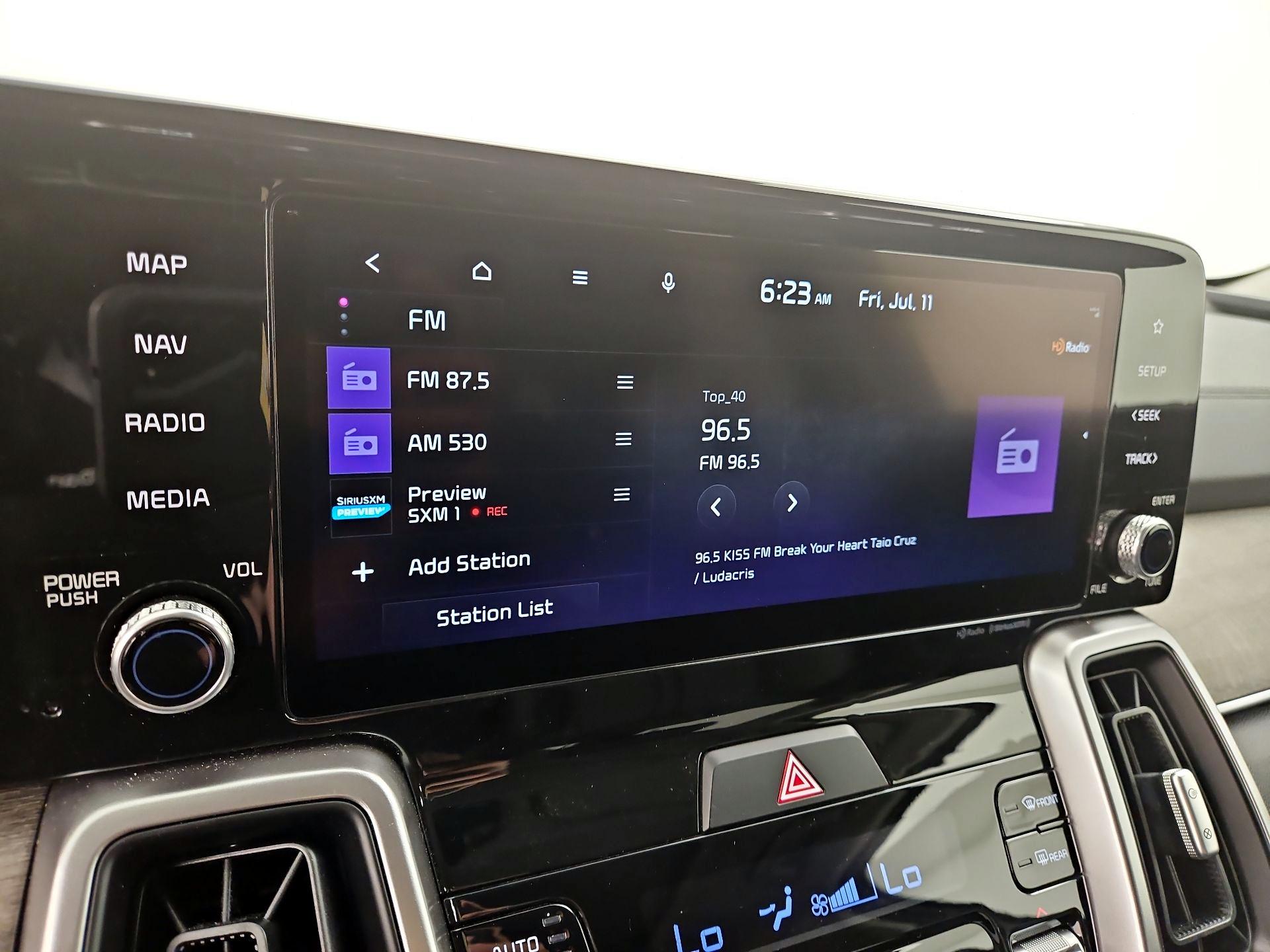 Thumbnail: 2022 Kia Sorento - 16