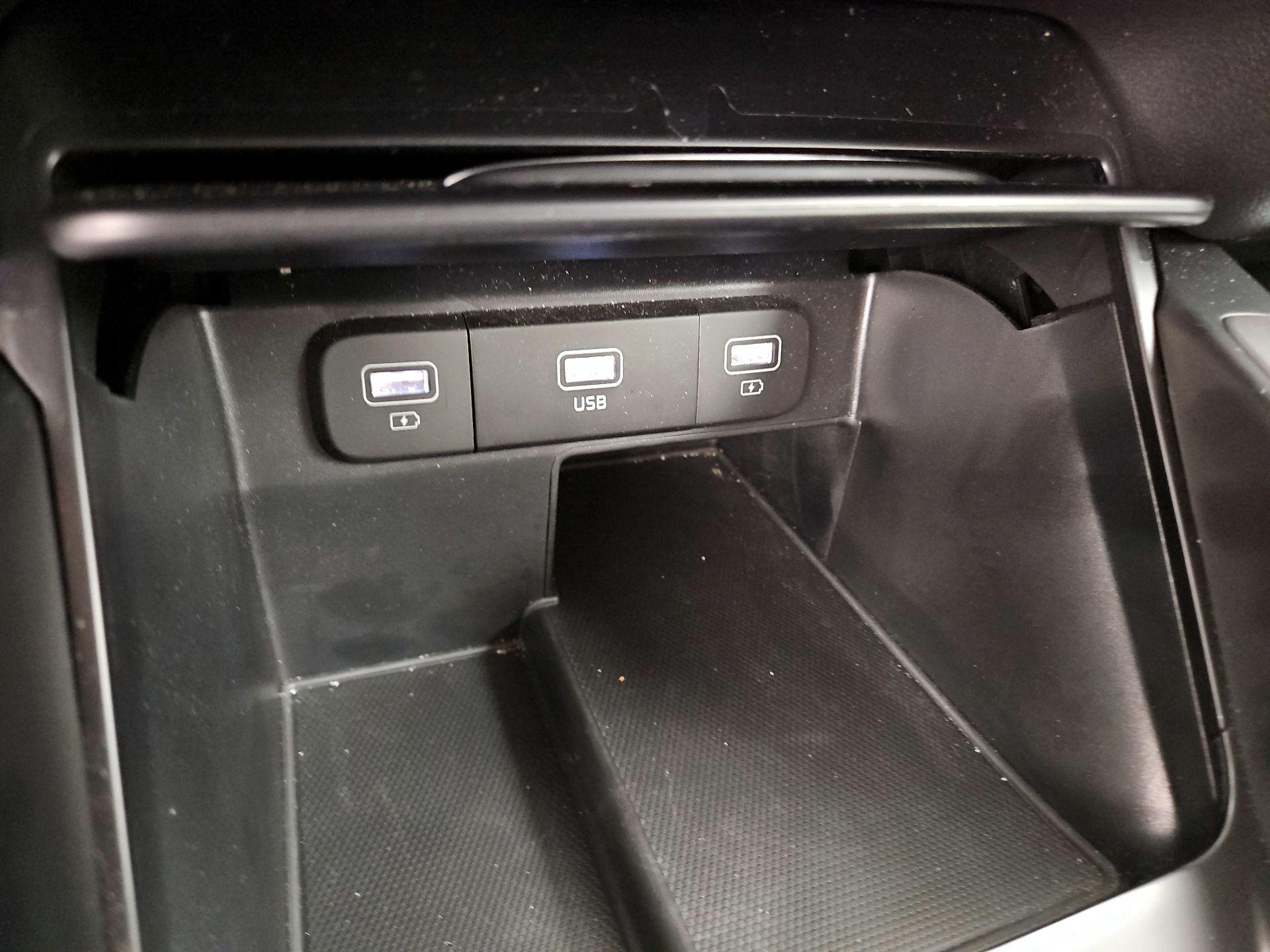 Thumbnail: 2022 Kia Sorento - 19