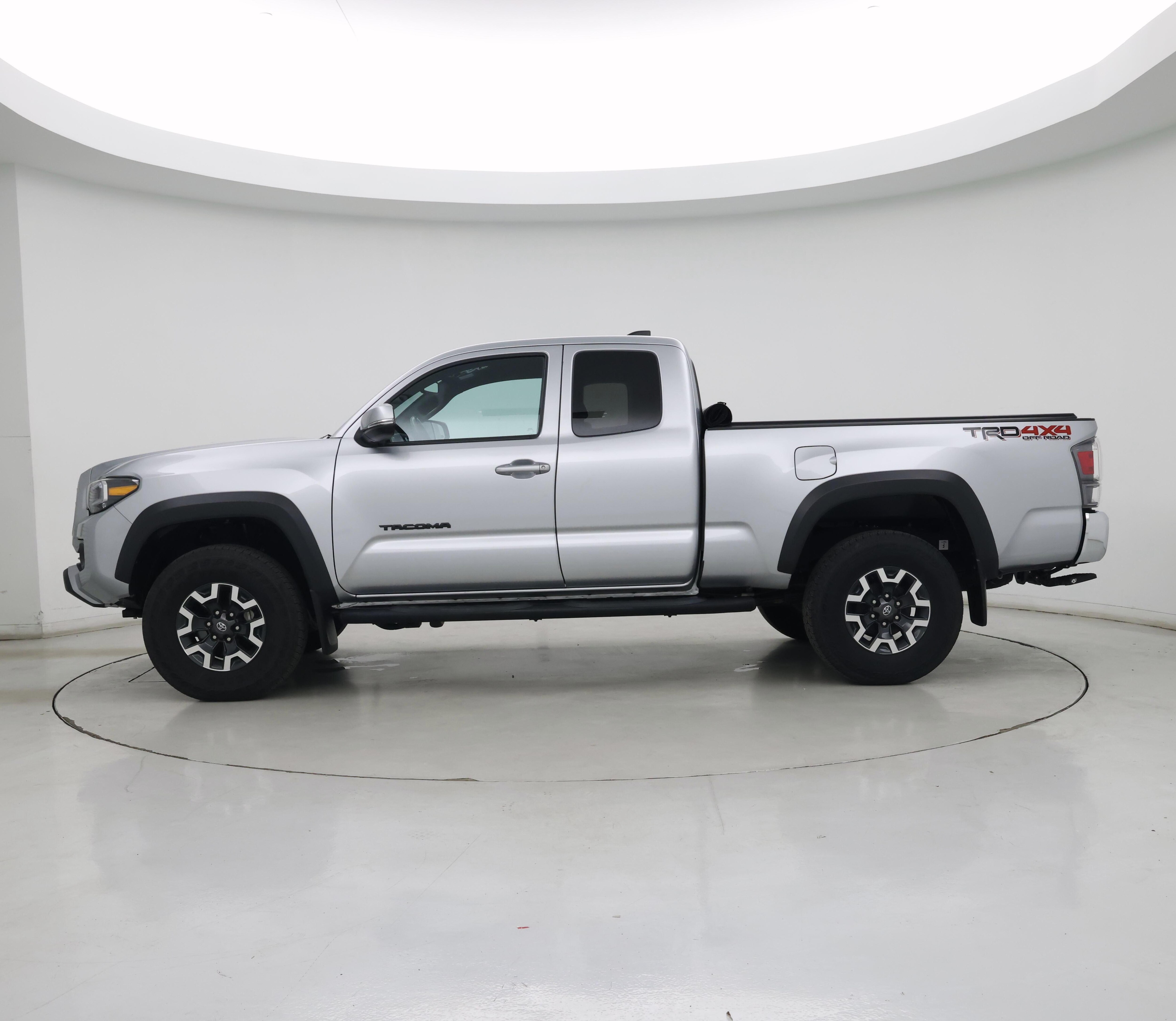 Thumbnail: 2022 Toyota Tacoma - 3