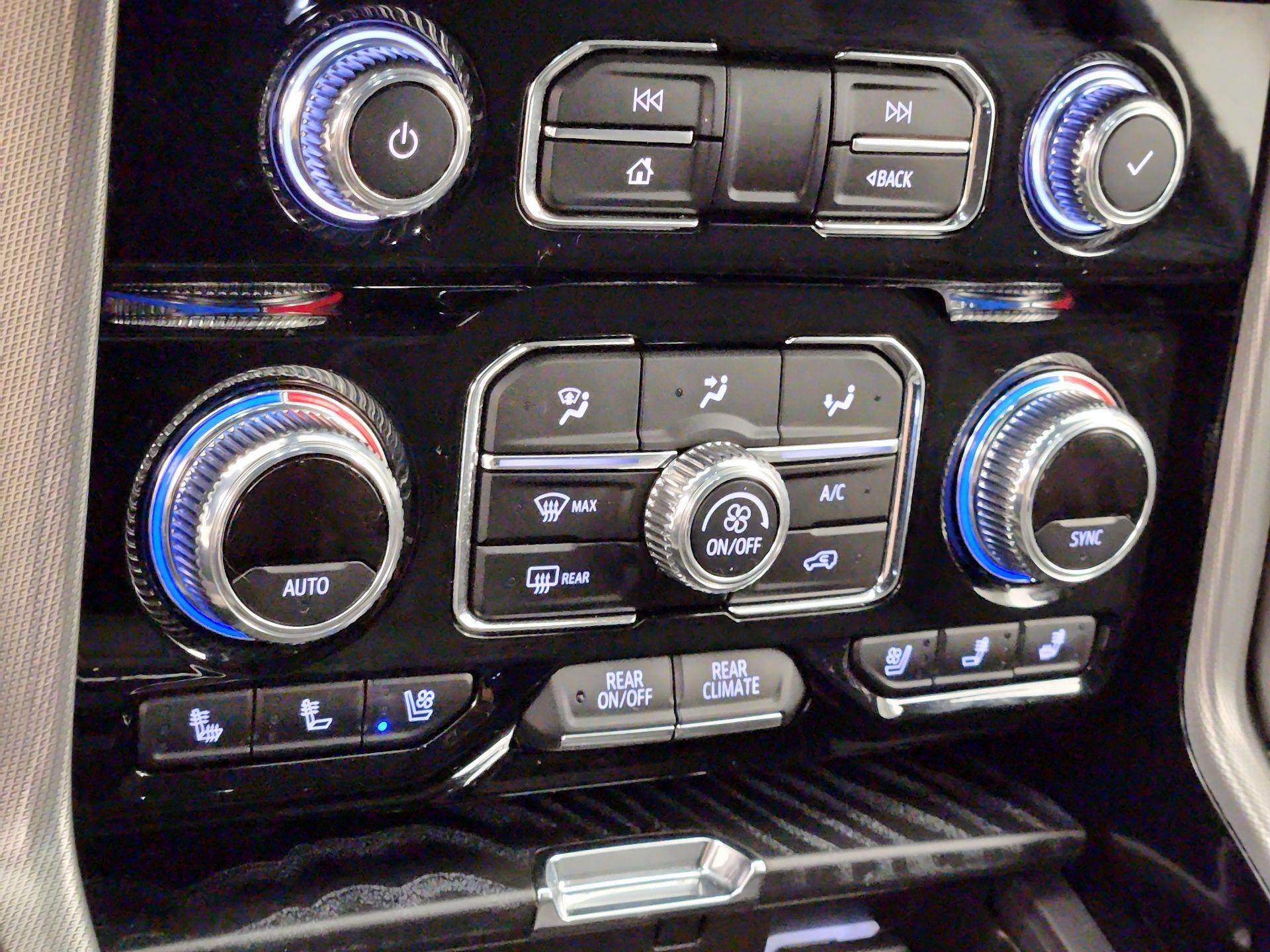 Thumbnail: 2021 GMC Yukon XL - 17