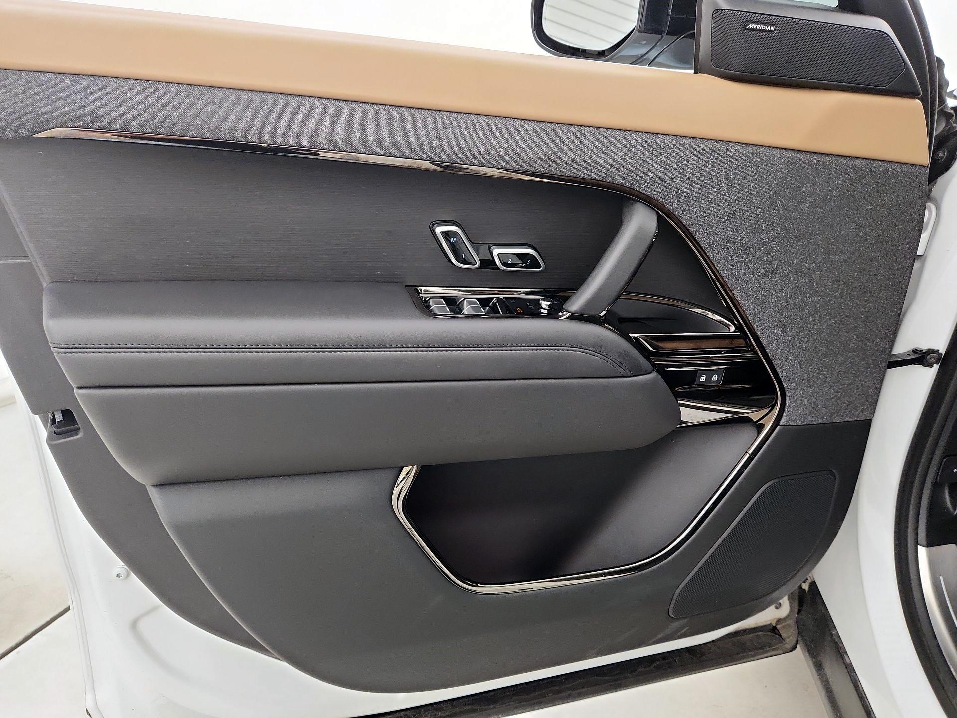 Thumbnail: 2023 Land Rover Range Rover Sport - 12