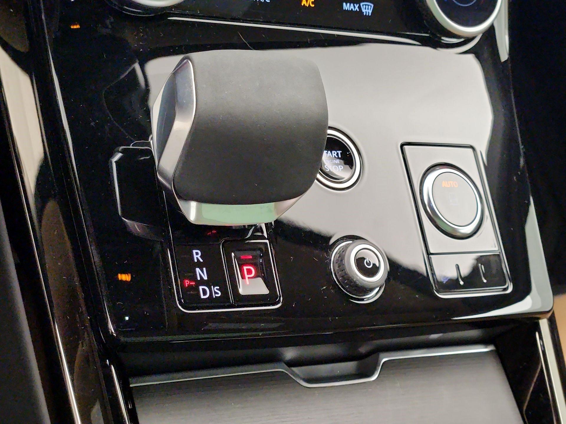Thumbnail: 2023 Land Rover Range Rover Sport - 18