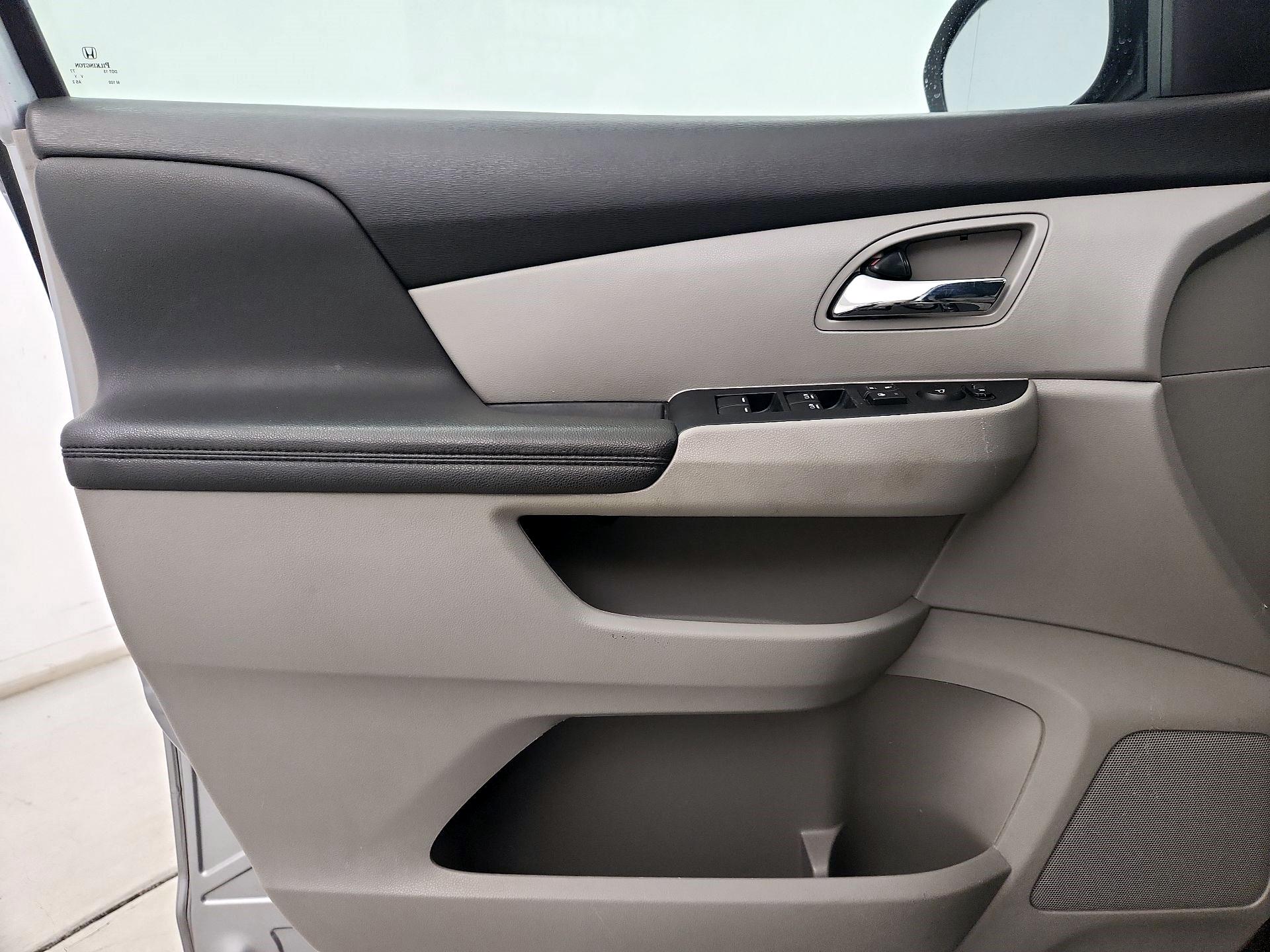 Thumbnail: 2016 Honda Odyssey - 10