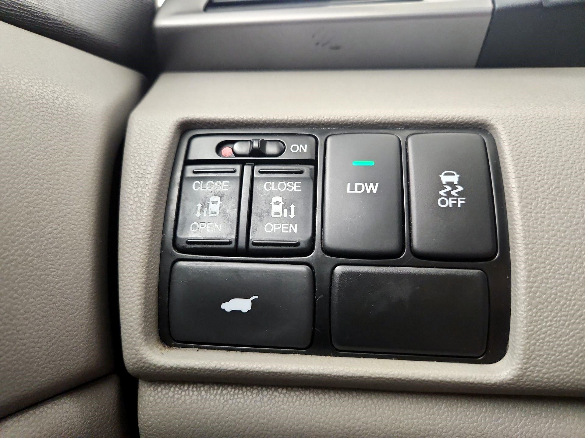Thumbnail: 2016 Honda Odyssey - 11