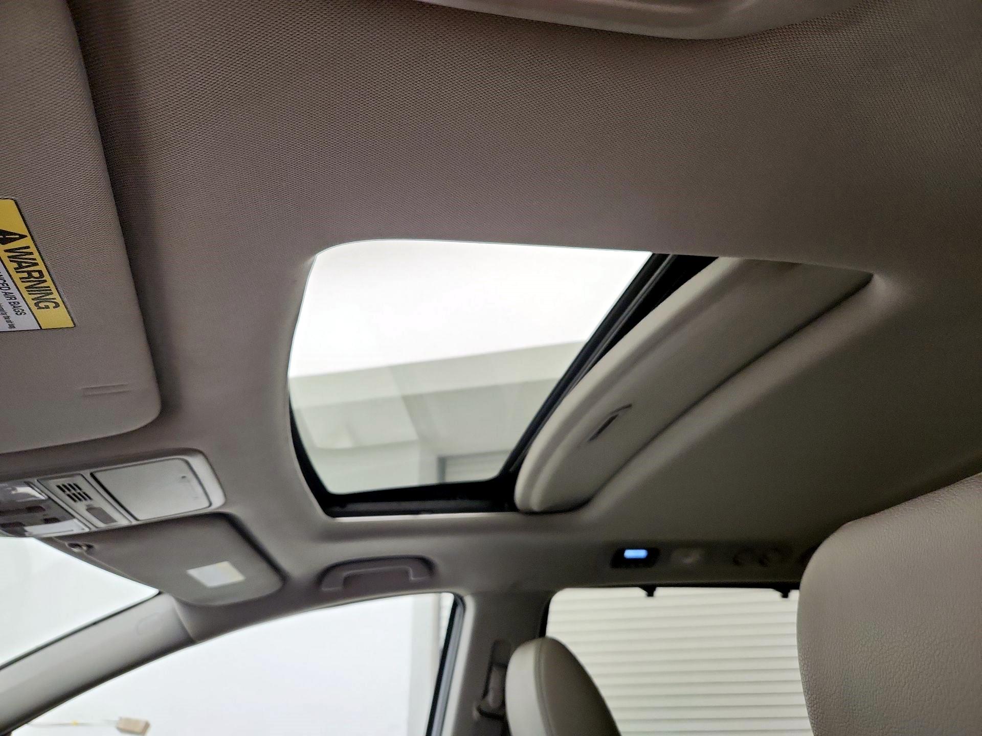 Thumbnail: 2016 Honda Odyssey - 17