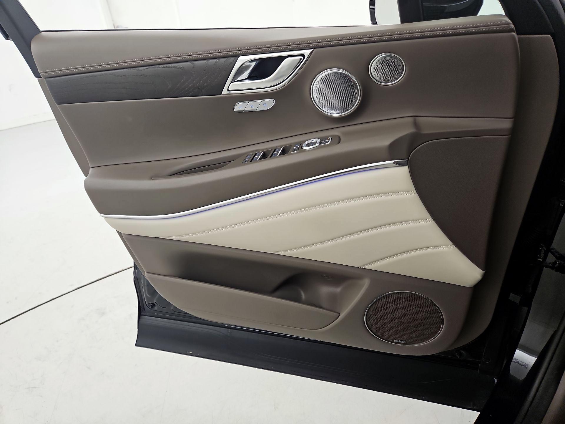 Thumbnail: 2022 Genesis GV80 - 12