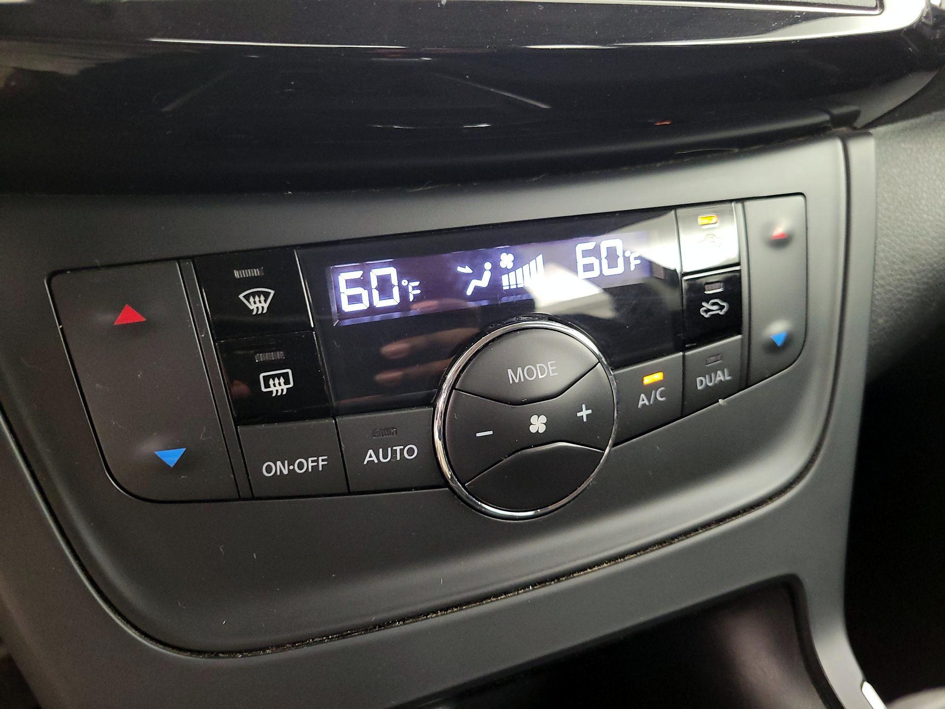 Thumbnail: 2019 Nissan Sentra - 16