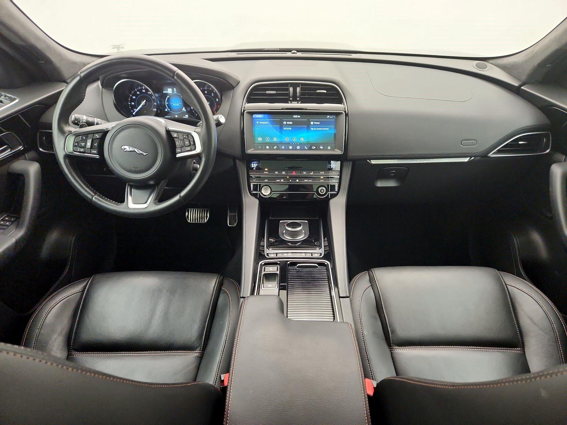 Thumbnail: 2019 Jaguar F-Pace - 9