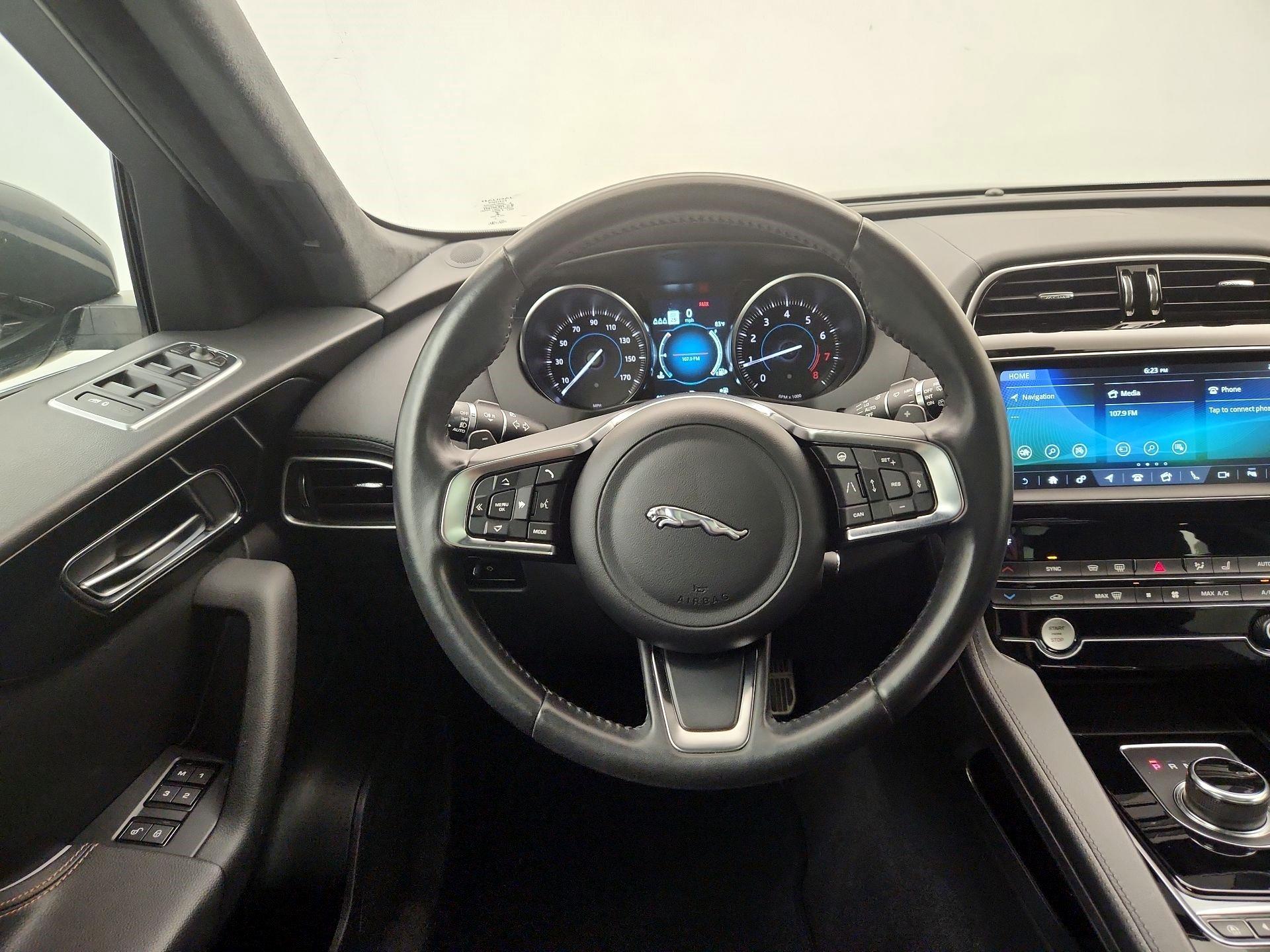 Thumbnail: 2019 Jaguar F-Pace - 10