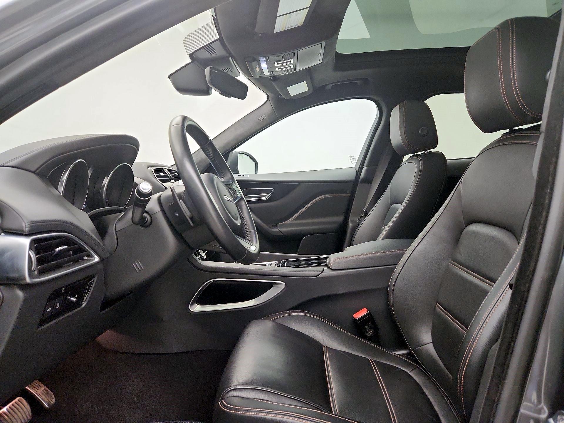 Thumbnail: 2019 Jaguar F-Pace - 11