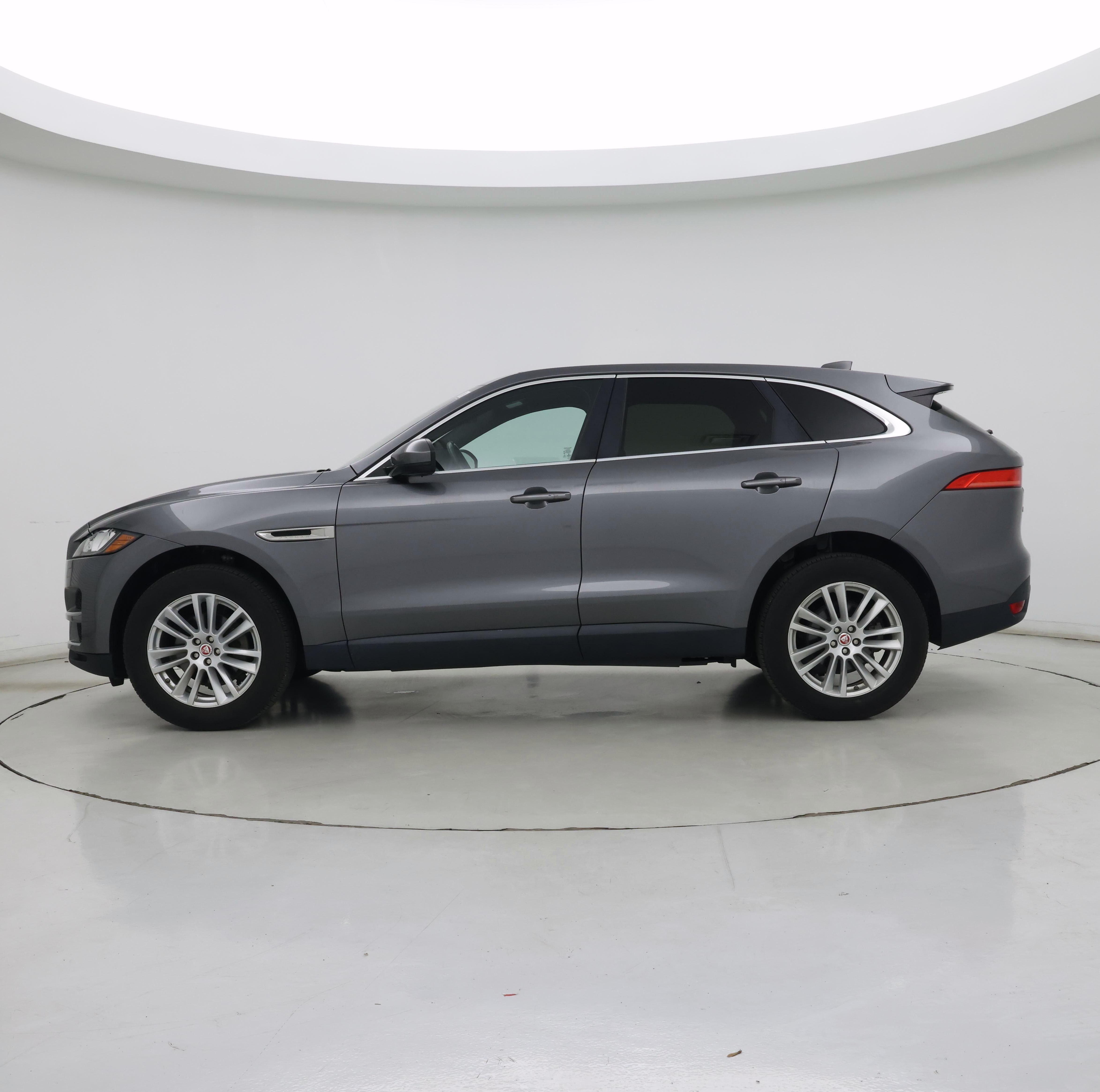 Thumbnail: 2019 Jaguar F-Pace - 3