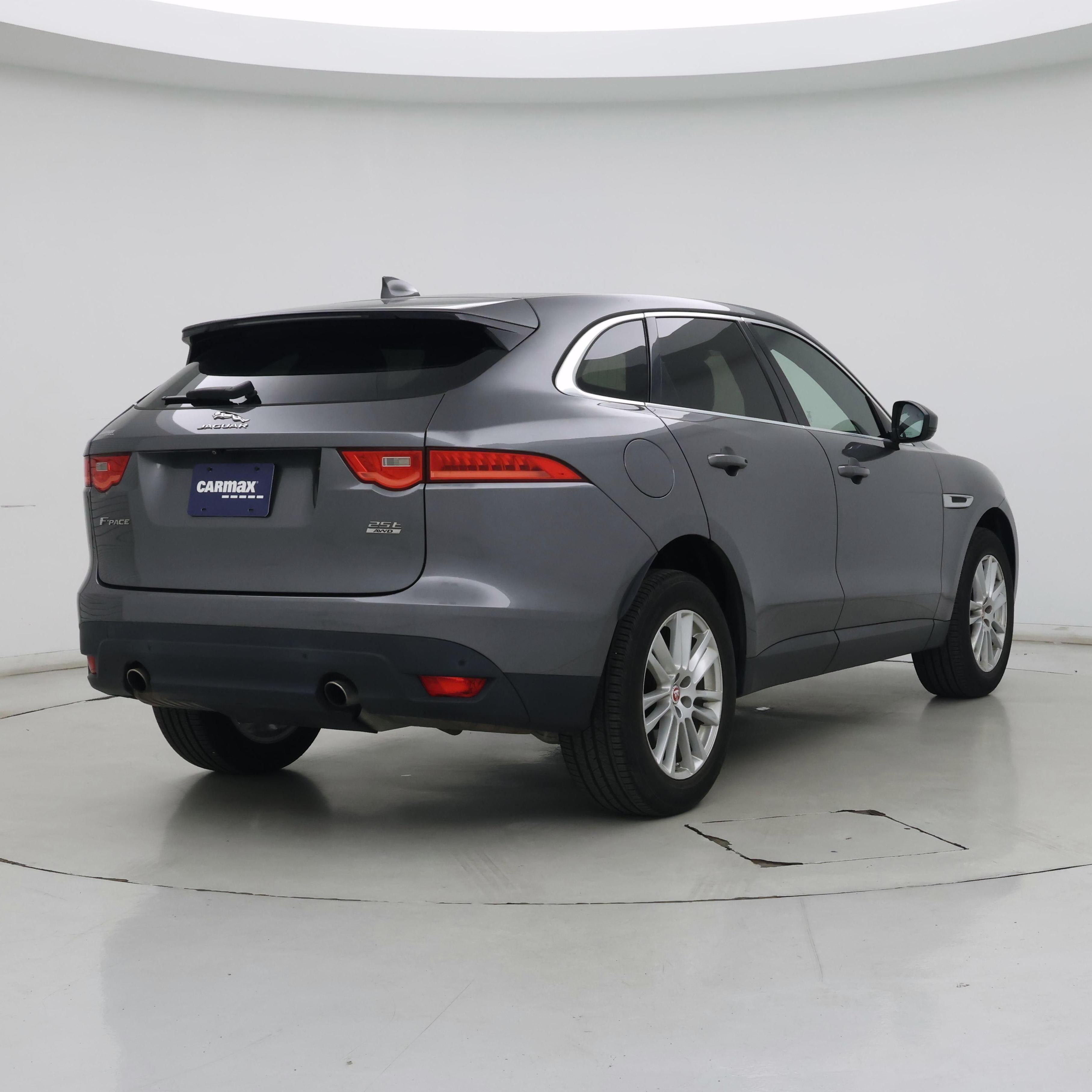 Thumbnail: 2019 Jaguar F-Pace - 8