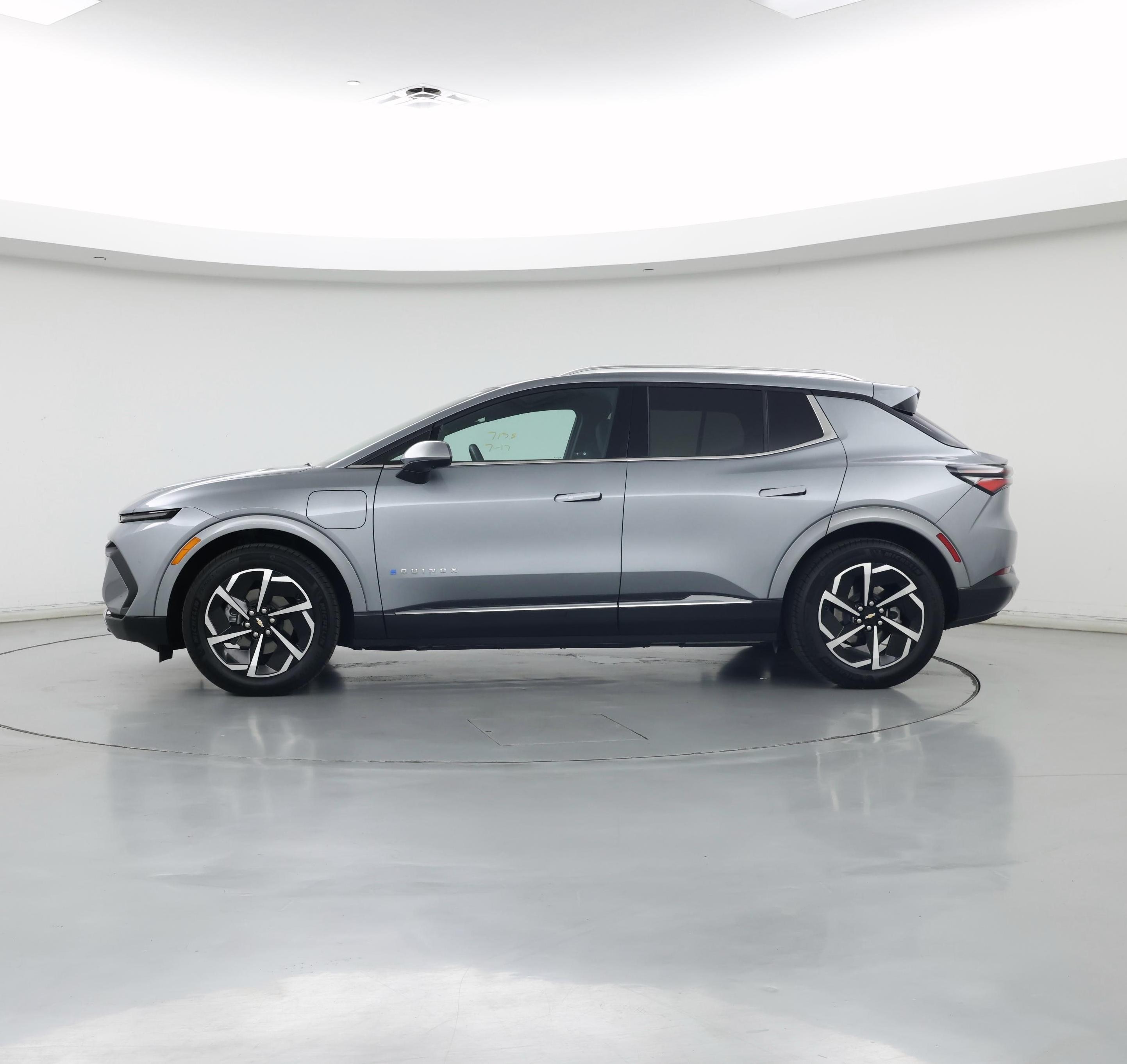 Thumbnail: 2024 Chevrolet Equinox - 3