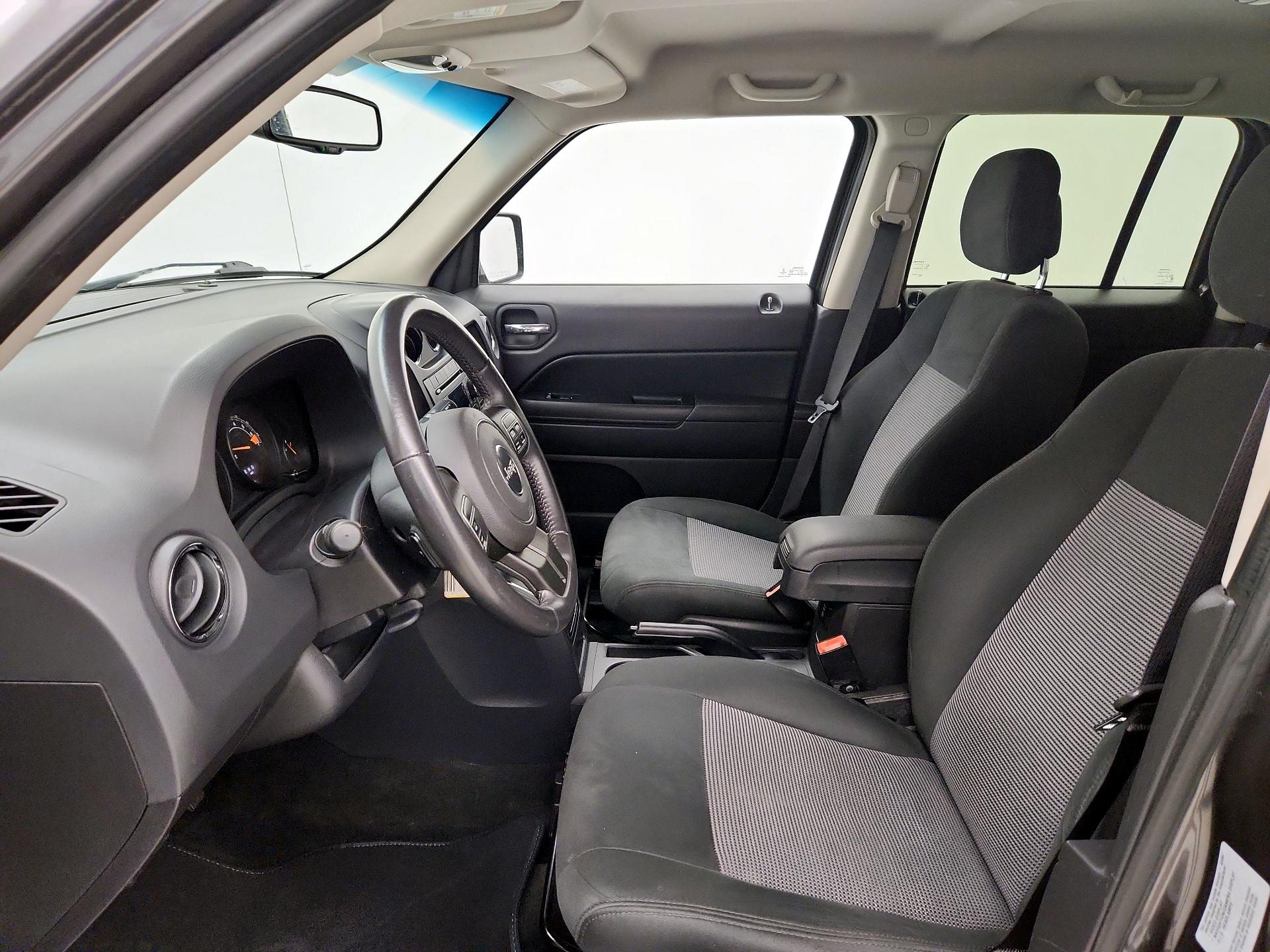 Thumbnail: 2016 Jeep Patriot - 11