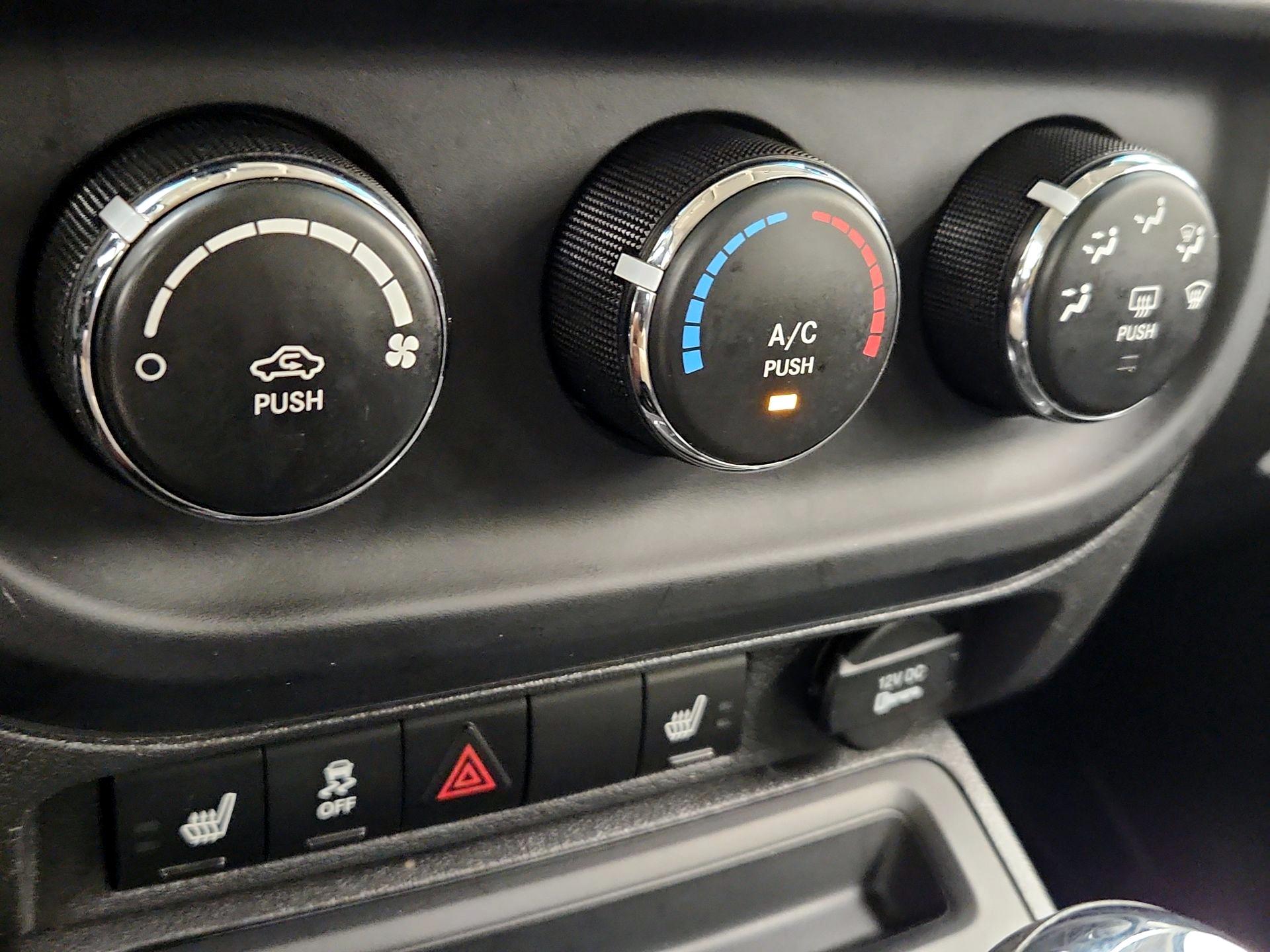 Thumbnail: 2016 Jeep Patriot - 14
