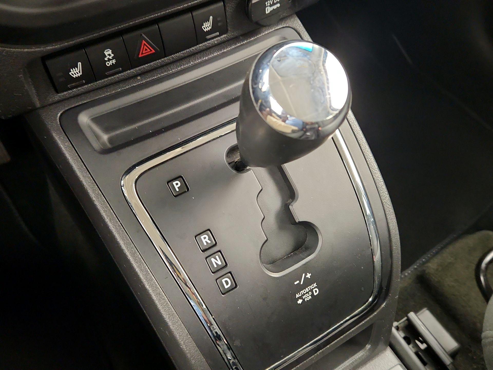 Thumbnail: 2016 Jeep Patriot - 15