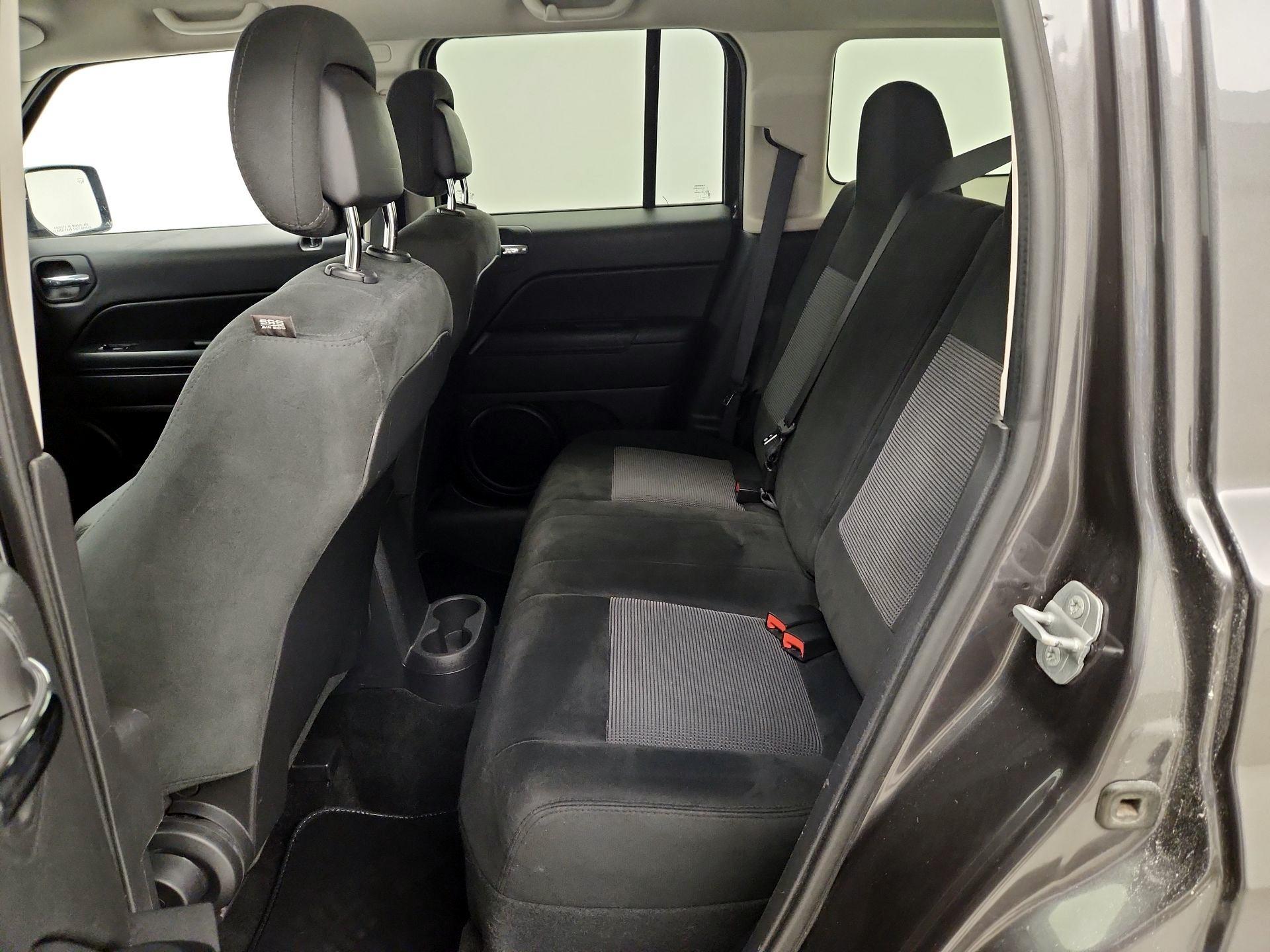 Thumbnail: 2016 Jeep Patriot - 17