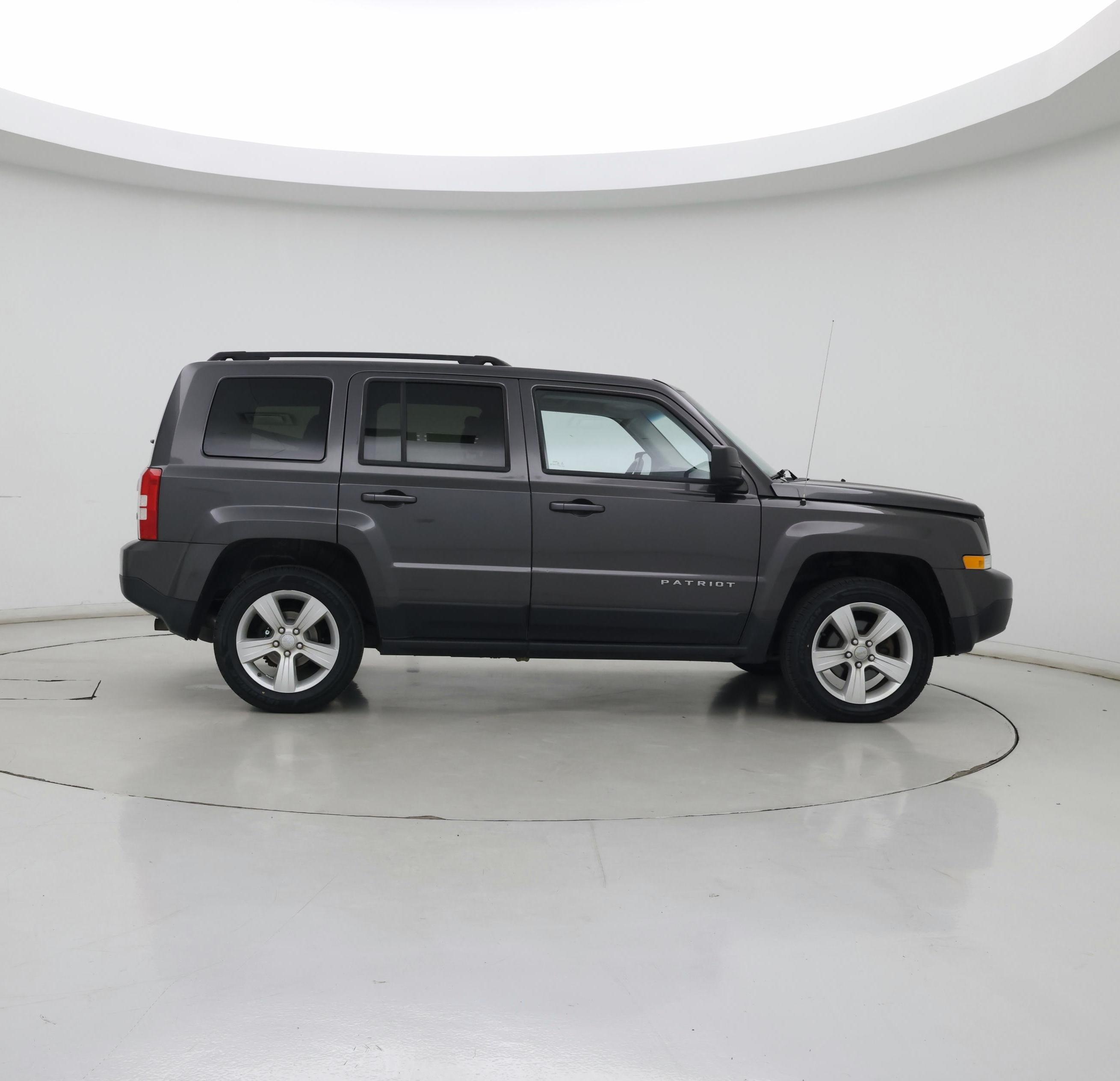 Thumbnail: 2016 Jeep Patriot - 7