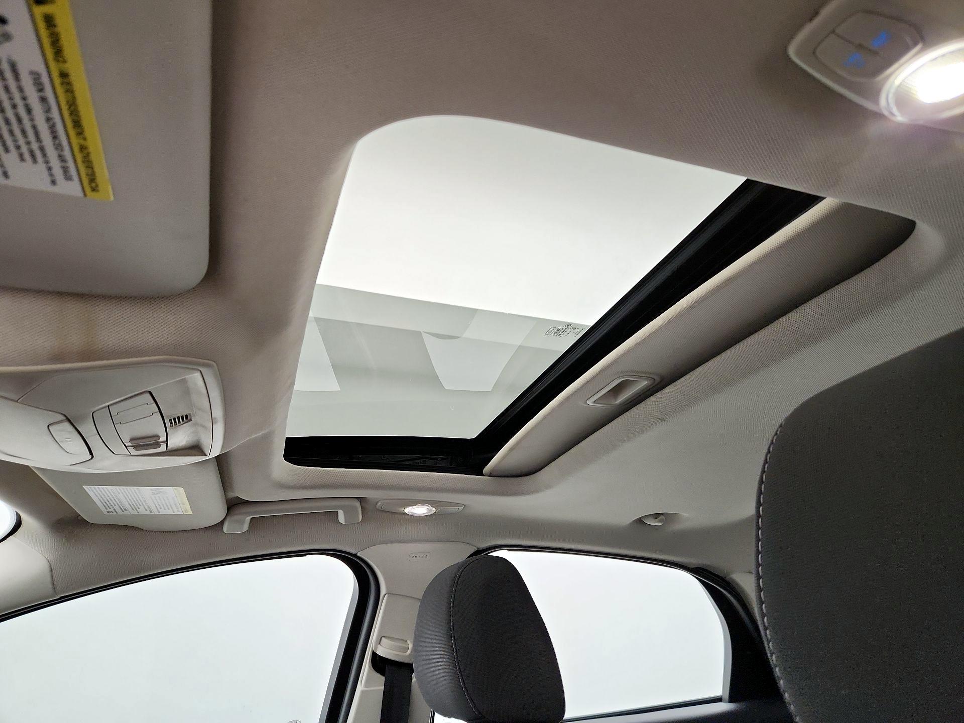Thumbnail: 2013 Ford Focus - 18