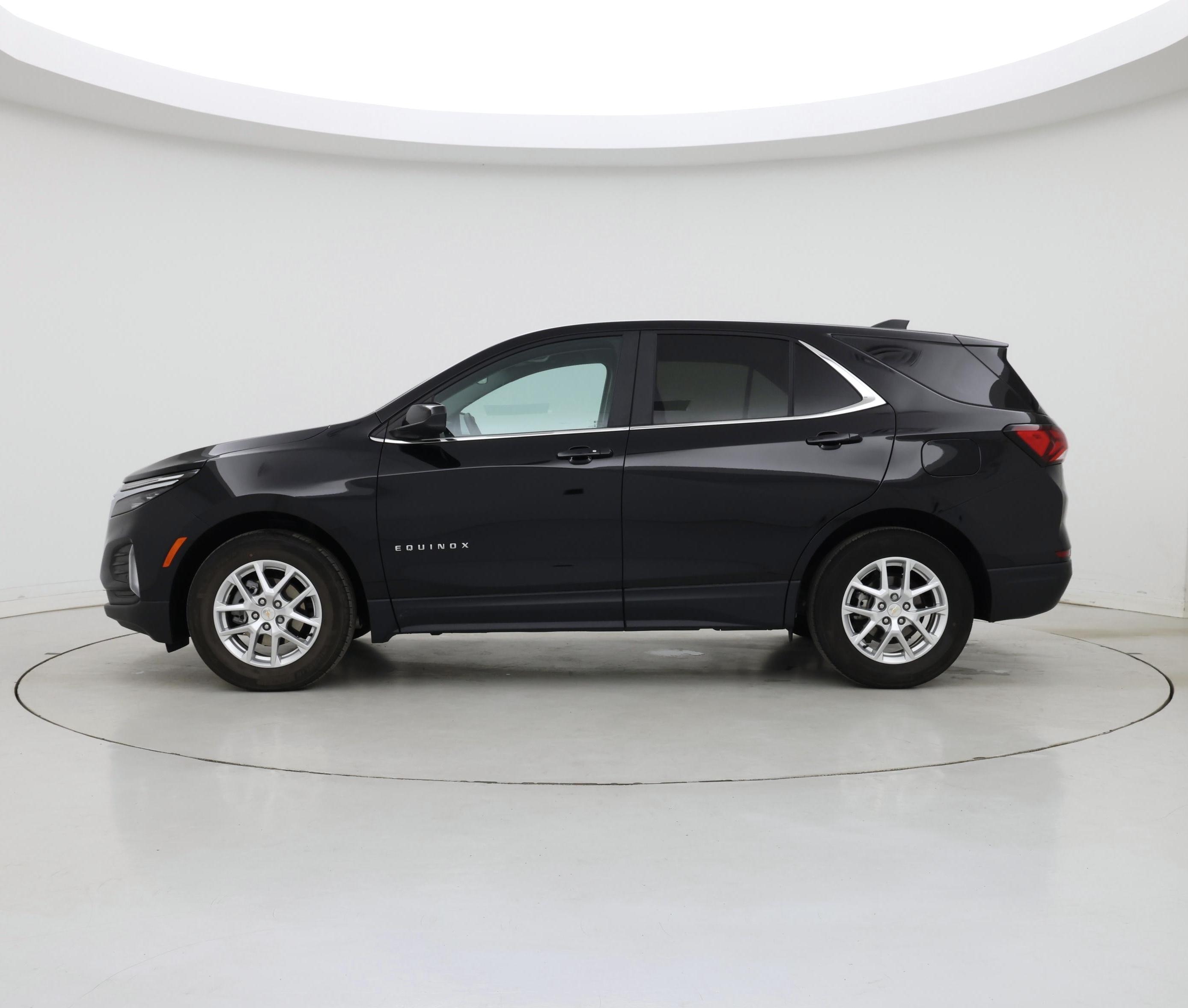 Thumbnail: 2022 Chevrolet Equinox - 3