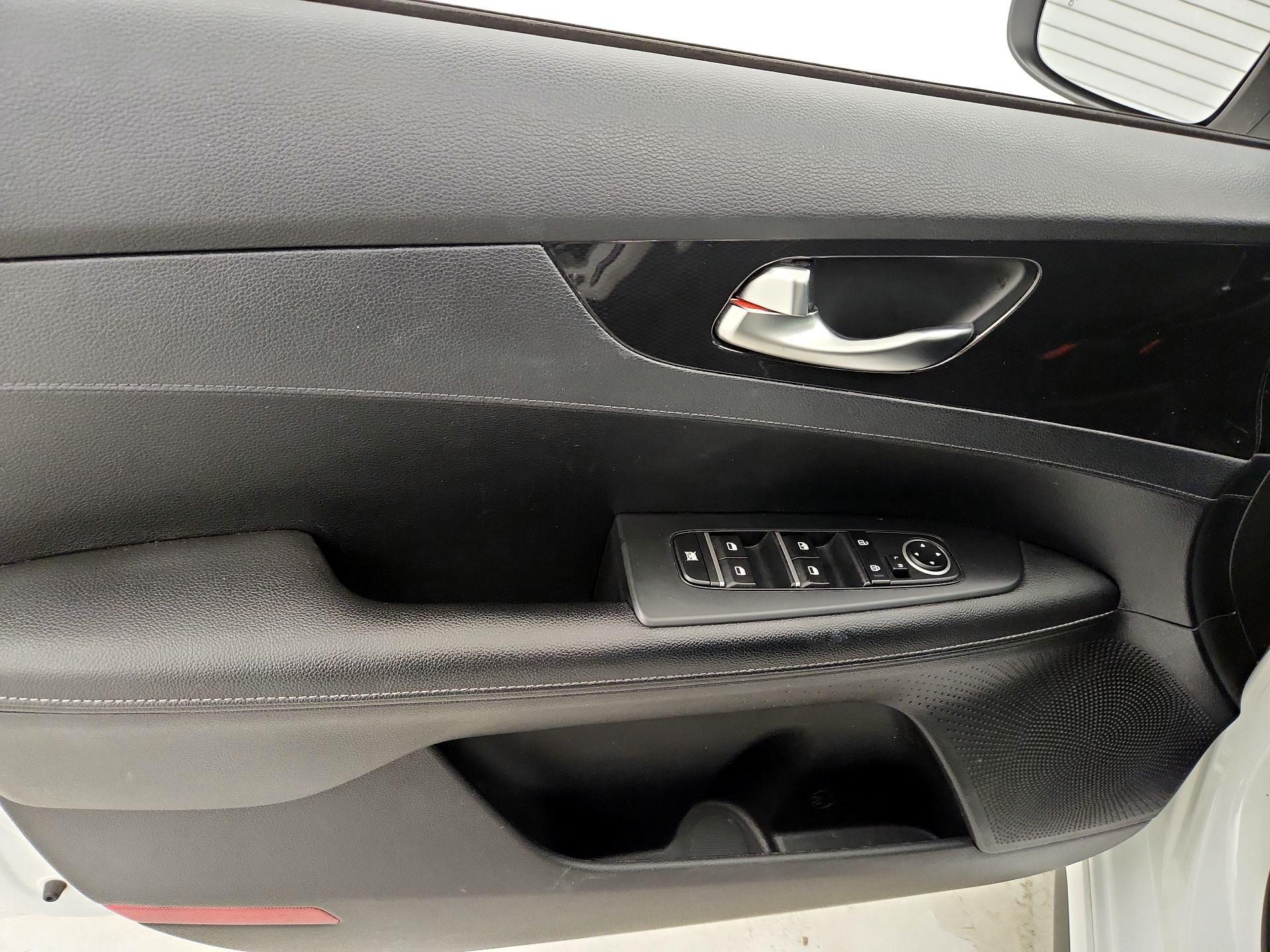 Thumbnail: 2020 Kia Forte - 12